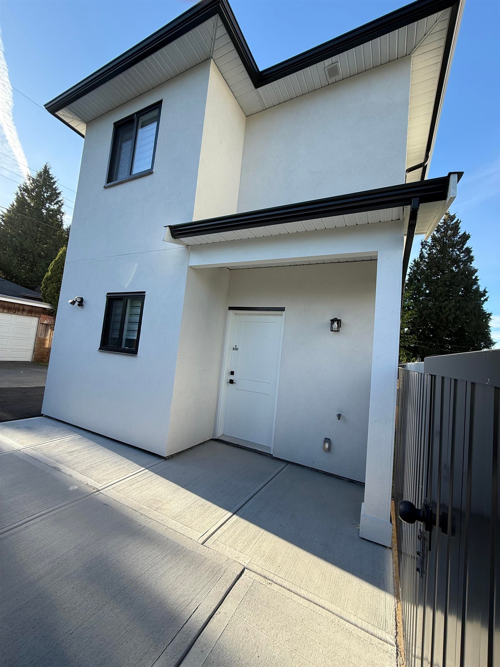 101 - 9727 129a Stree, Surrey