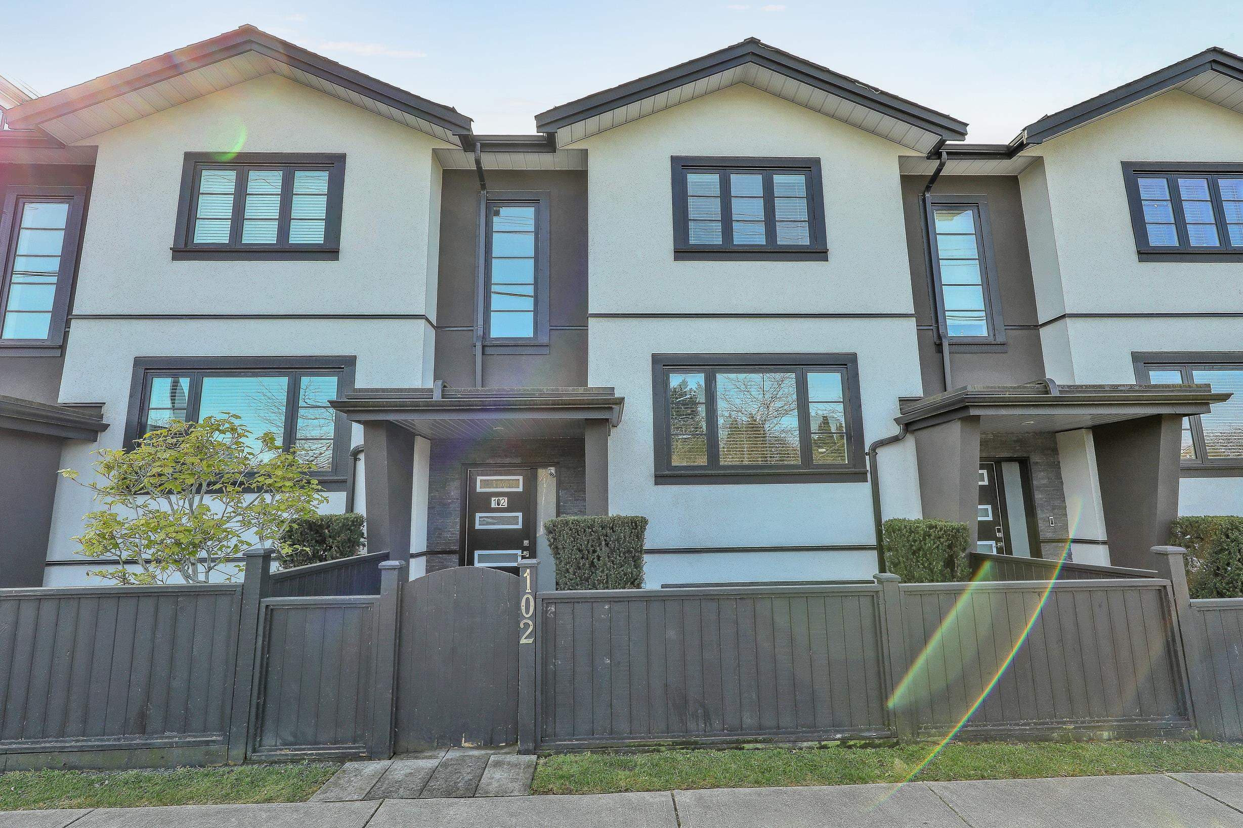 102 - 806 Gauthier Avenue, Coquitlam