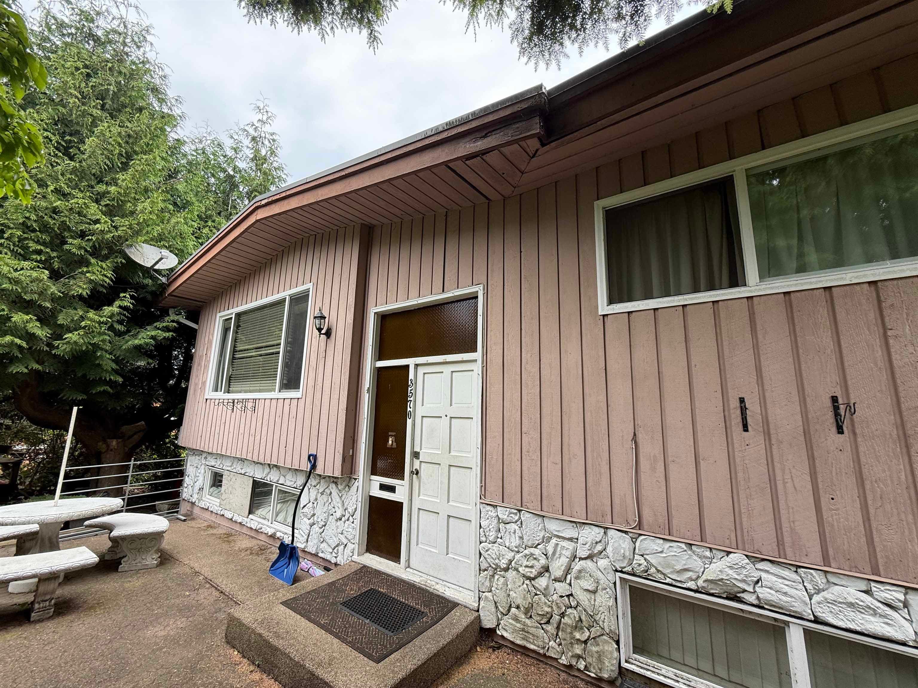 3570 Douglas Road, Burnaby, V5G 3P3 — photo 1