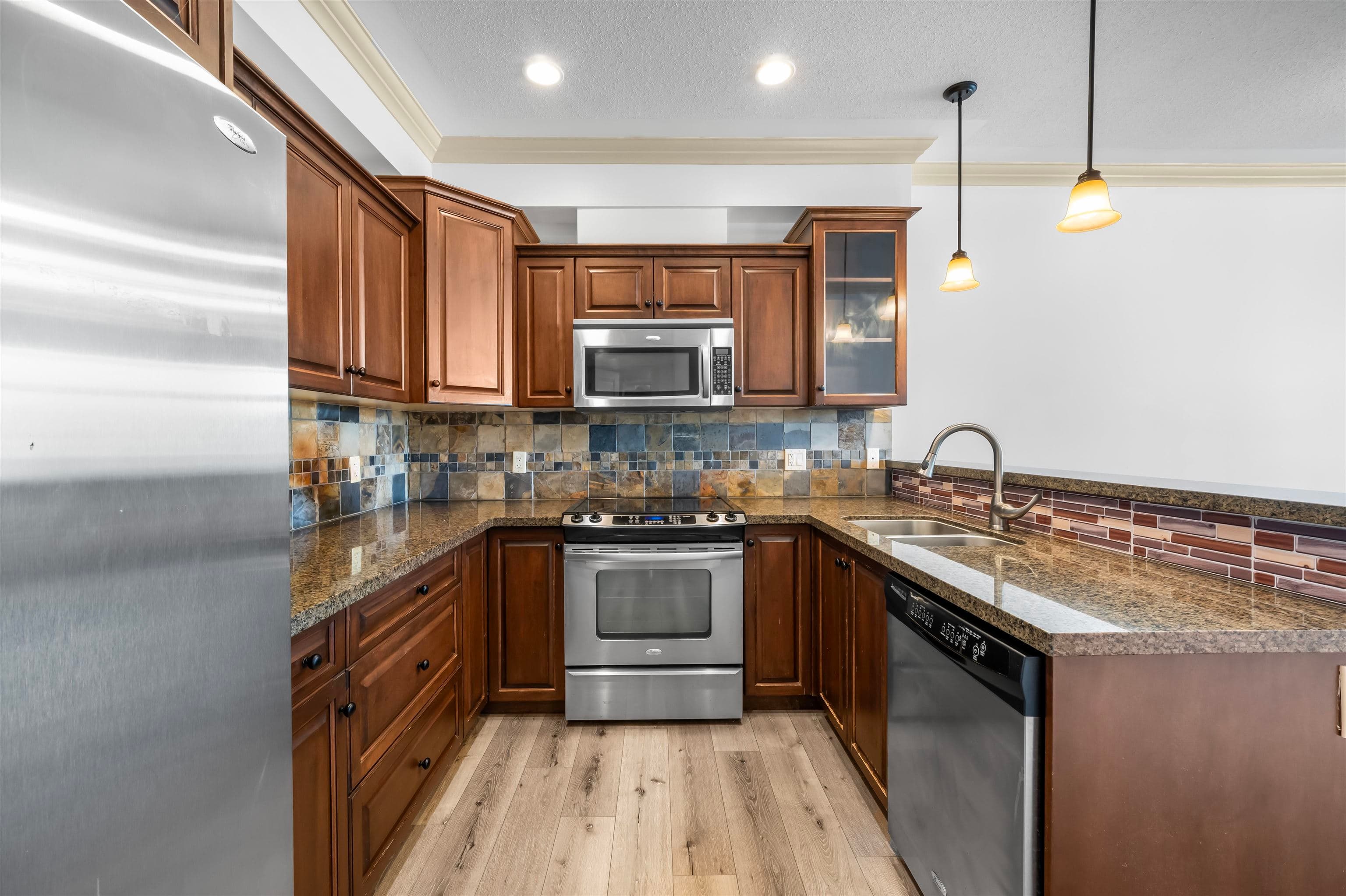 307 - 45893 Chesterfield Avenue, Chilliwack, V2P 1M5 — photo 3