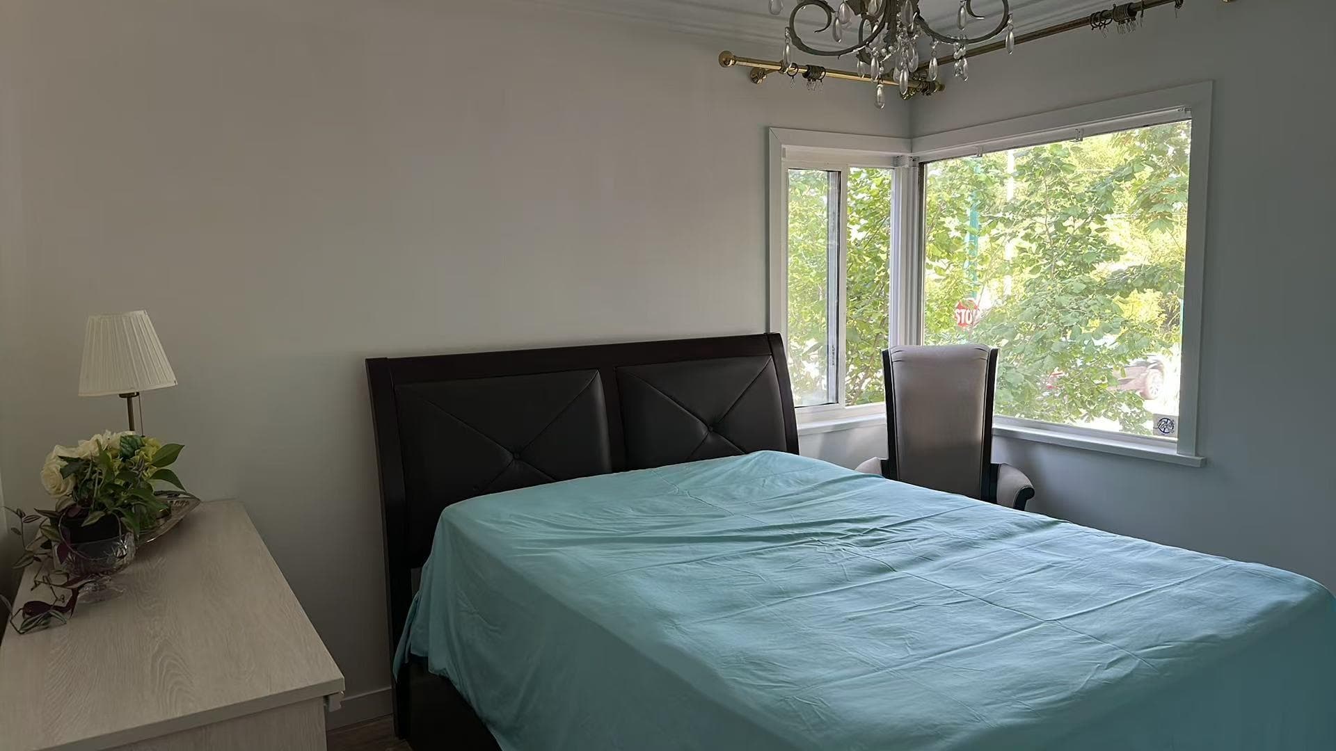 Upstair - 5669 Crown Street, Vancouver