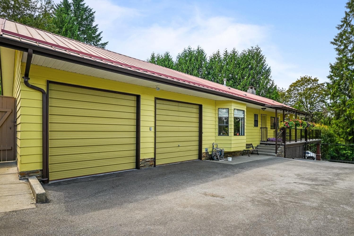 24089 Lougheed Highway, Maple Ridge, V2W 1G2 — photo 2