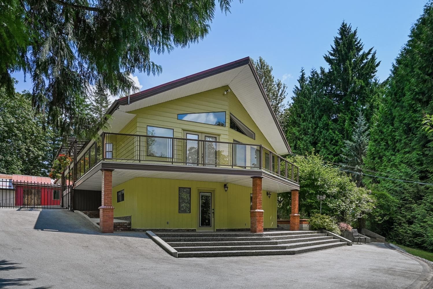 24089 Lougheed Highway, Maple Ridge, V2W 1G2 — photo 1