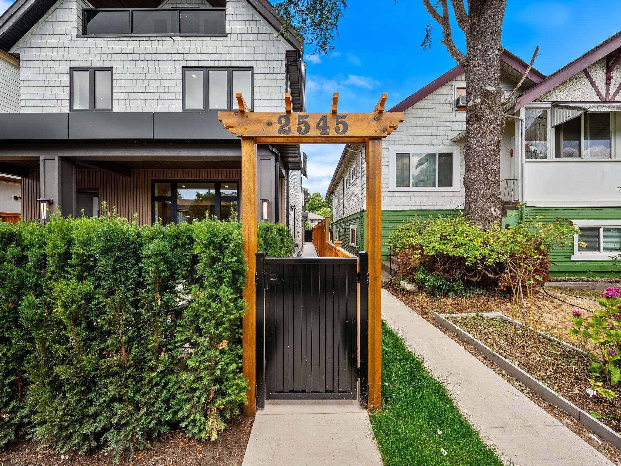 2545 E 2nd Avenue, Vancouver, V5M 1C7 — photo 1