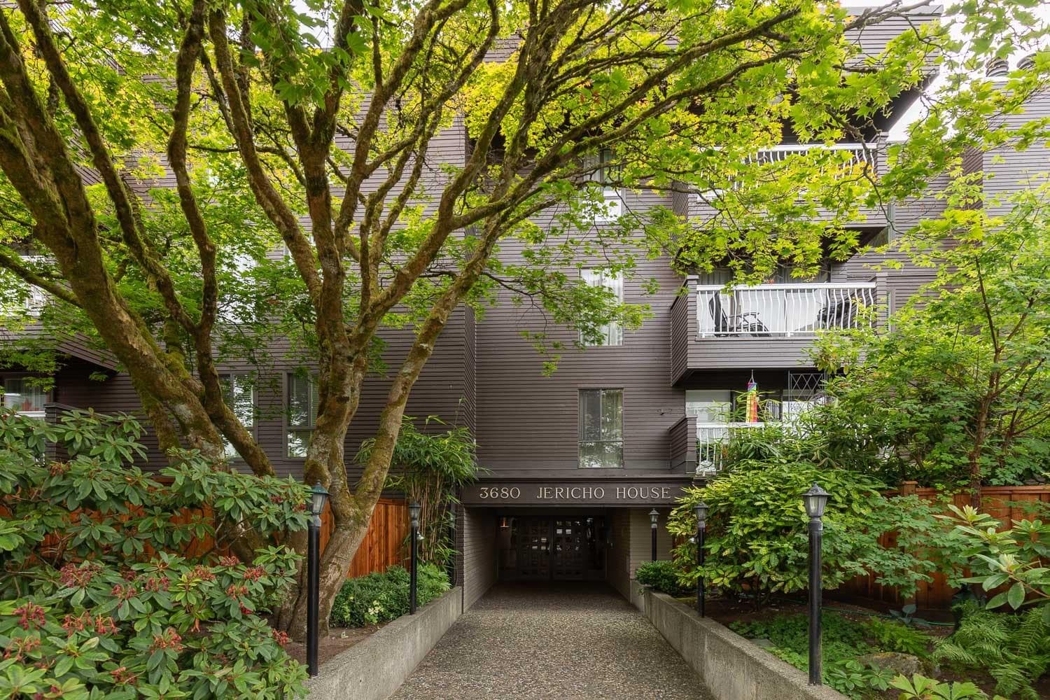 203 - 3680 W 7th Avenue, Vancouver