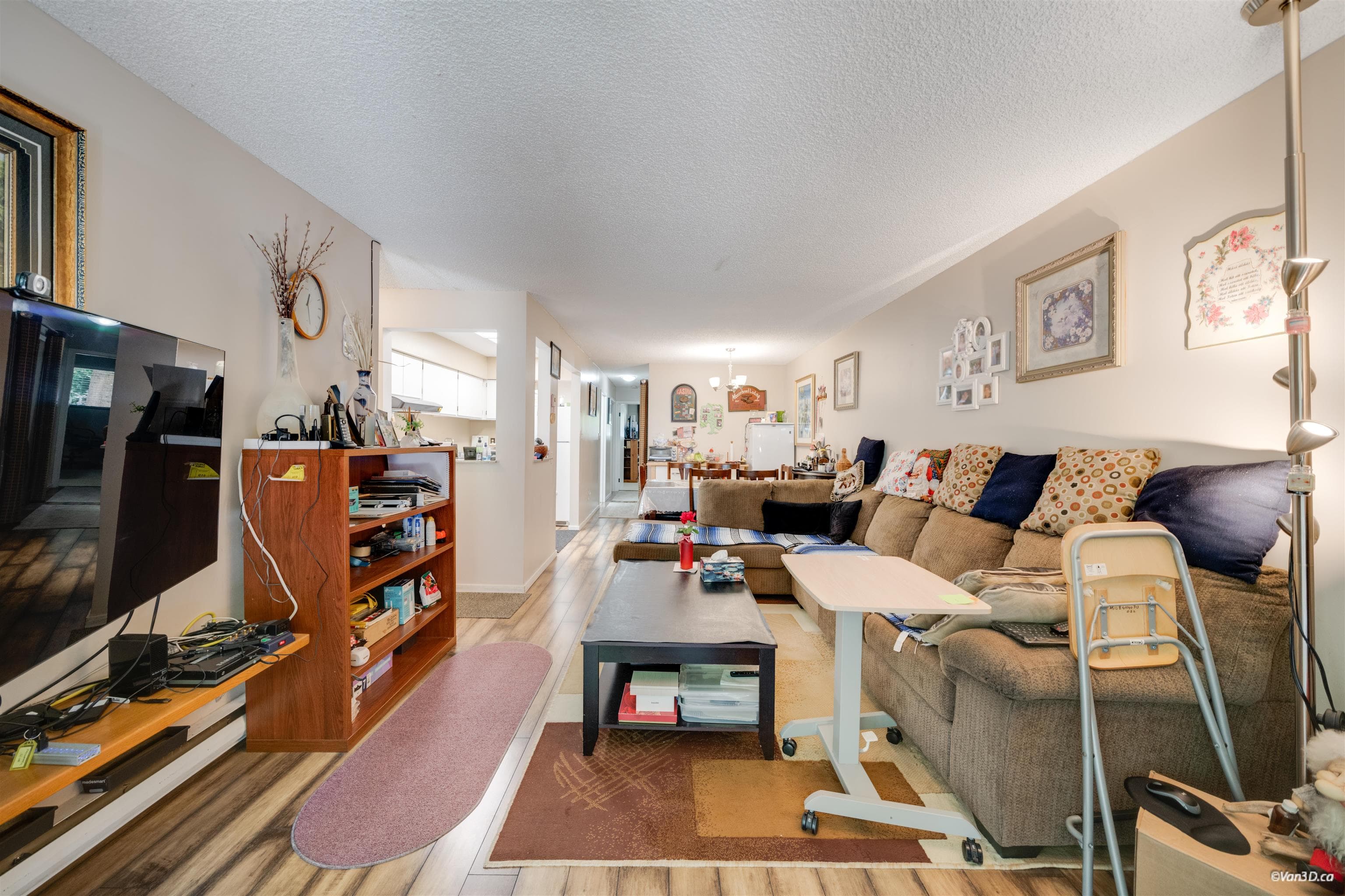14828 Holly Park Lane, Surrey, V3R 6Y2 — photo 3