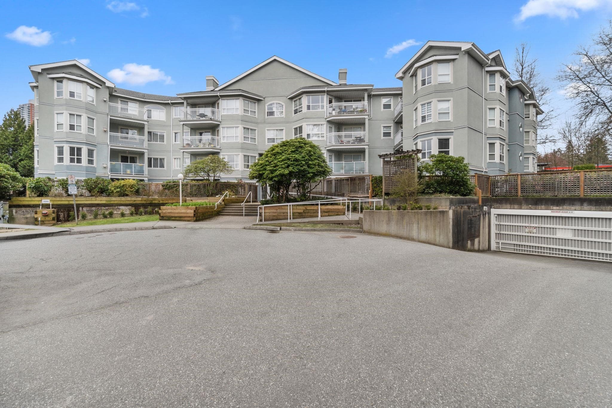405 - 13955 Laurel Drive, Surrey