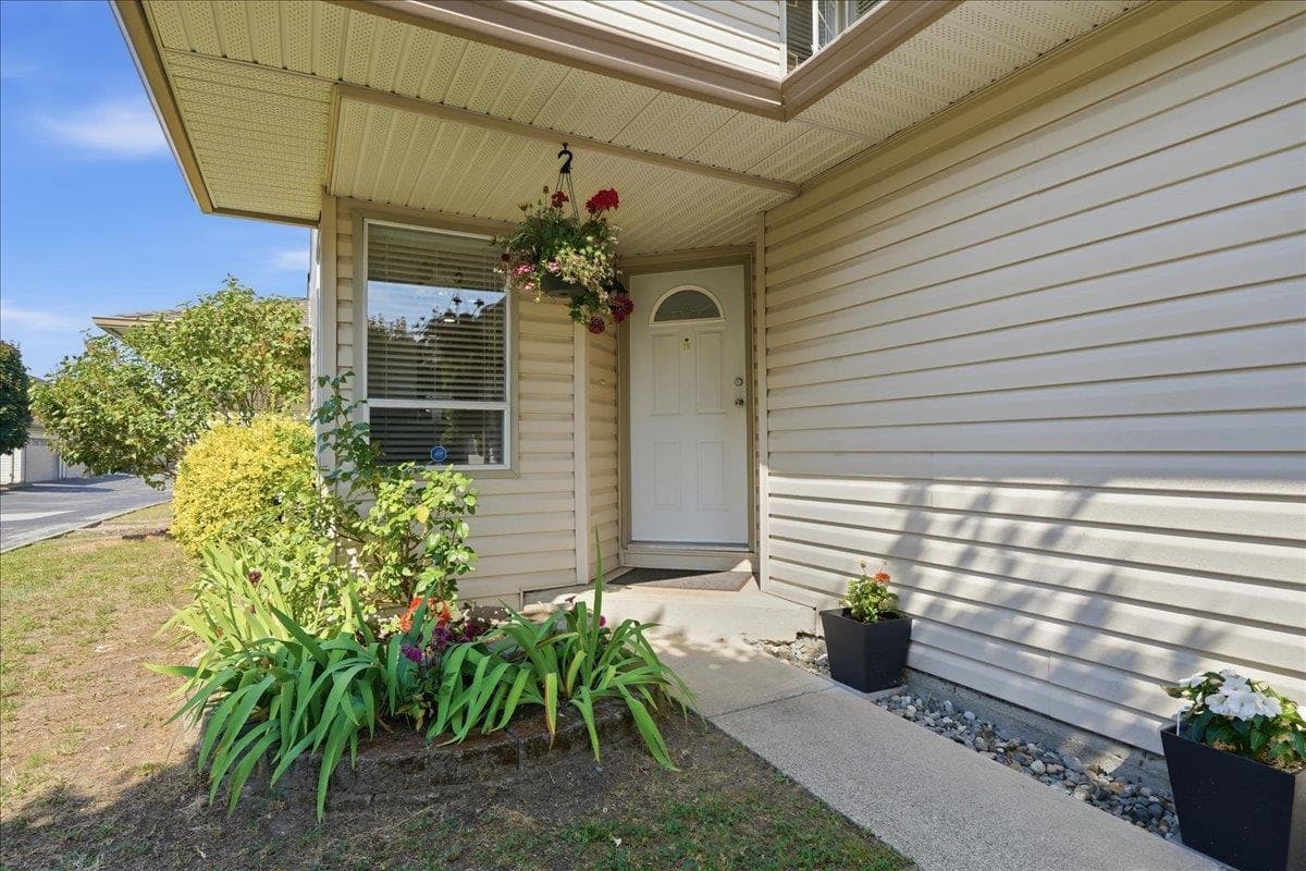 34 - 12268 189a Street, Pitt Meadows, V3Y 2M7 — photo 2