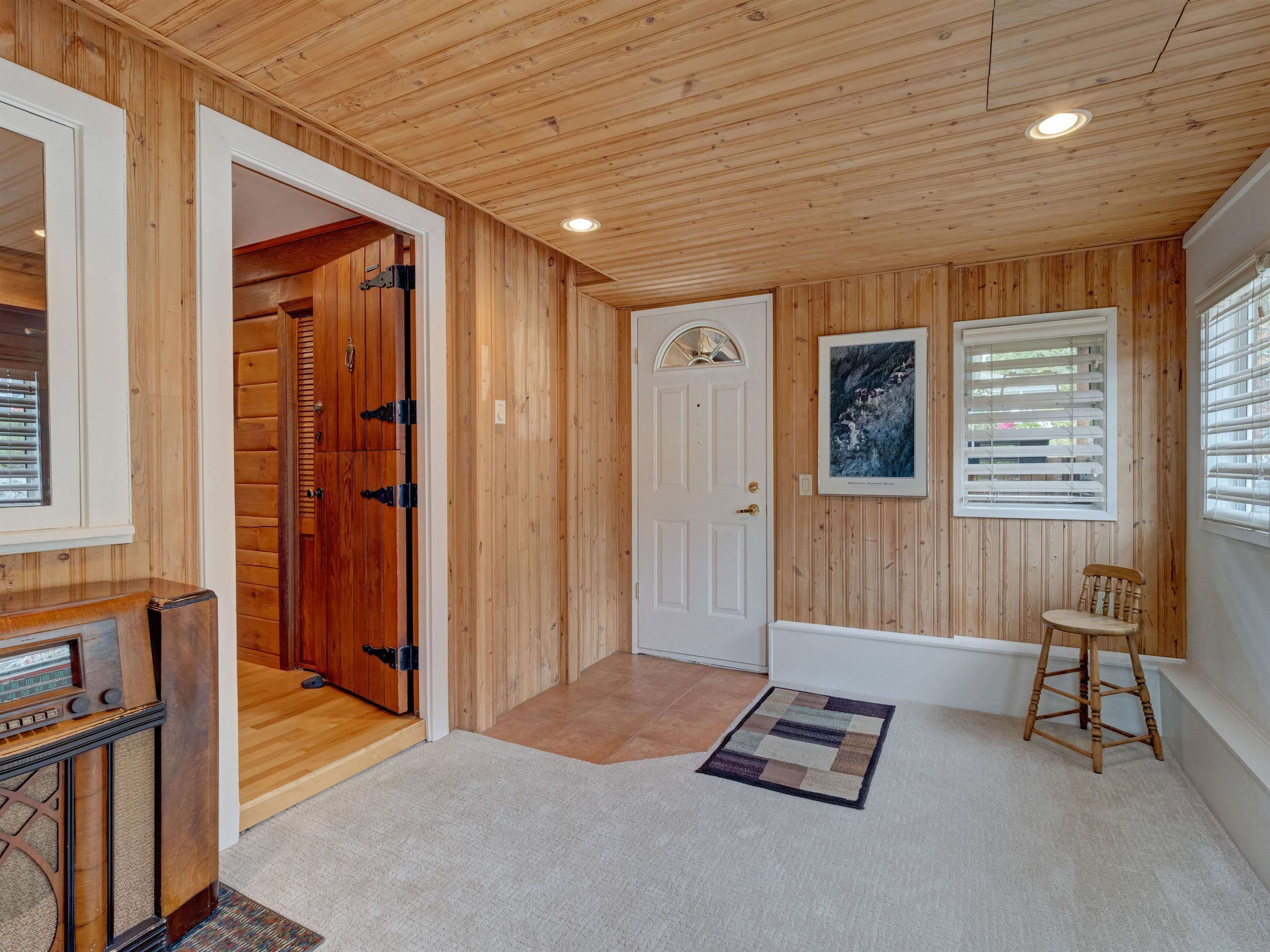 4717 Laurel Avenue, Sechelt, V7Z 0E7 — photo 3