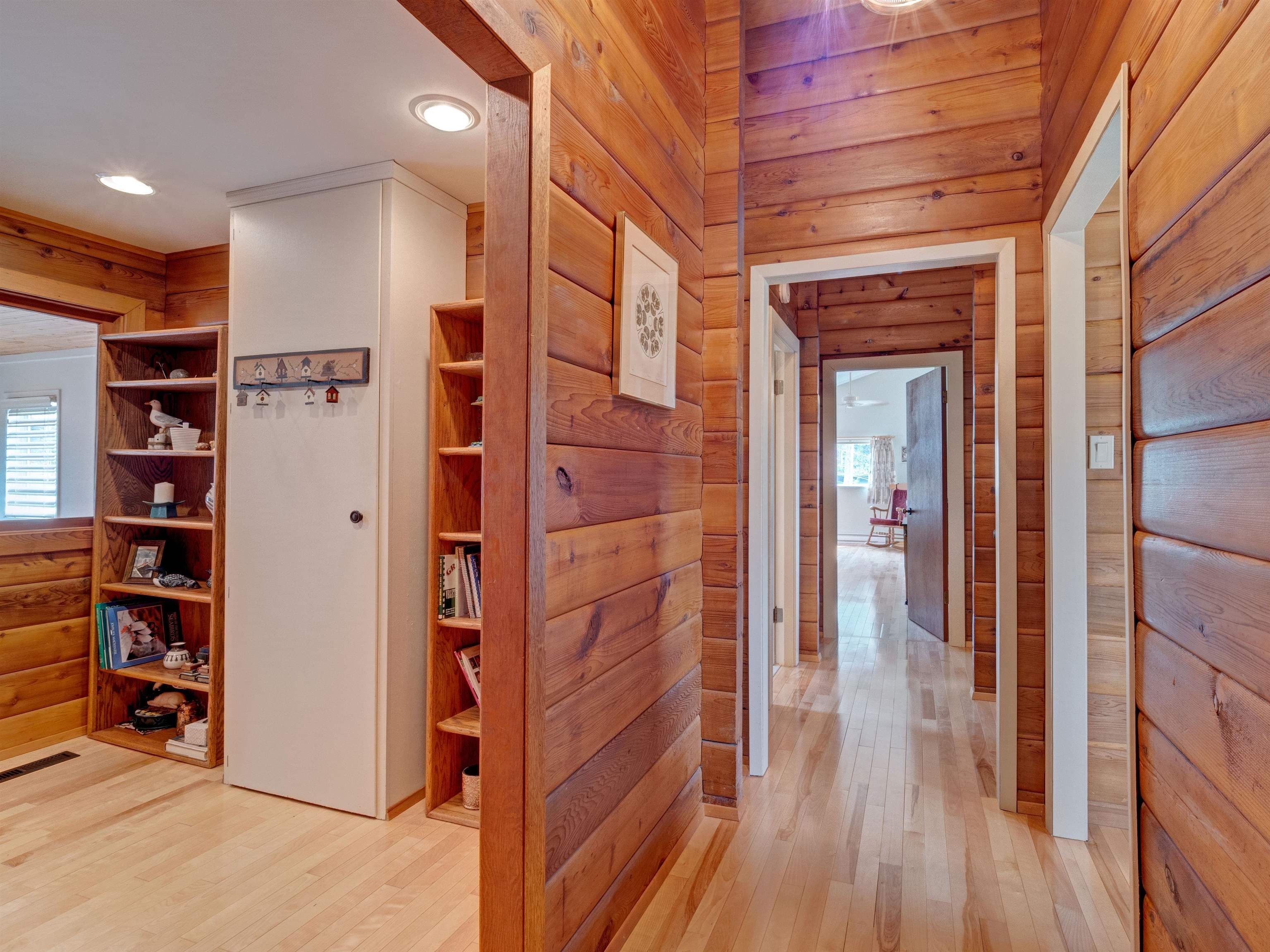 4717 Laurel Avenue, Sechelt, V7Z 0E7 — photo 5