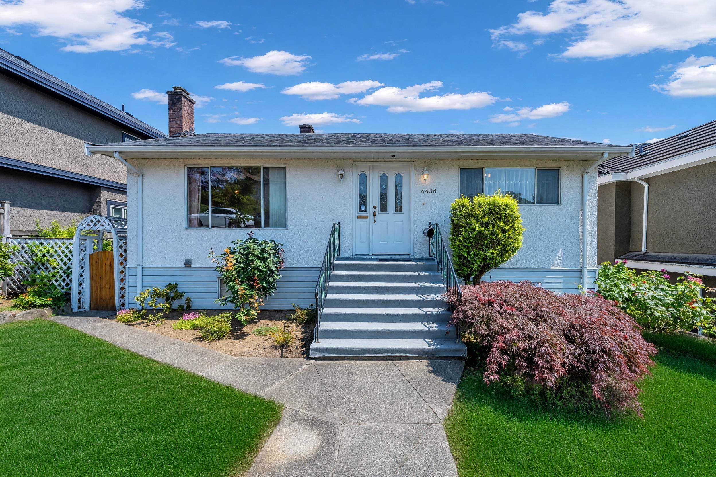 4438 Darwin Avenue, Burnaby, V5G 3E6 — photo 1