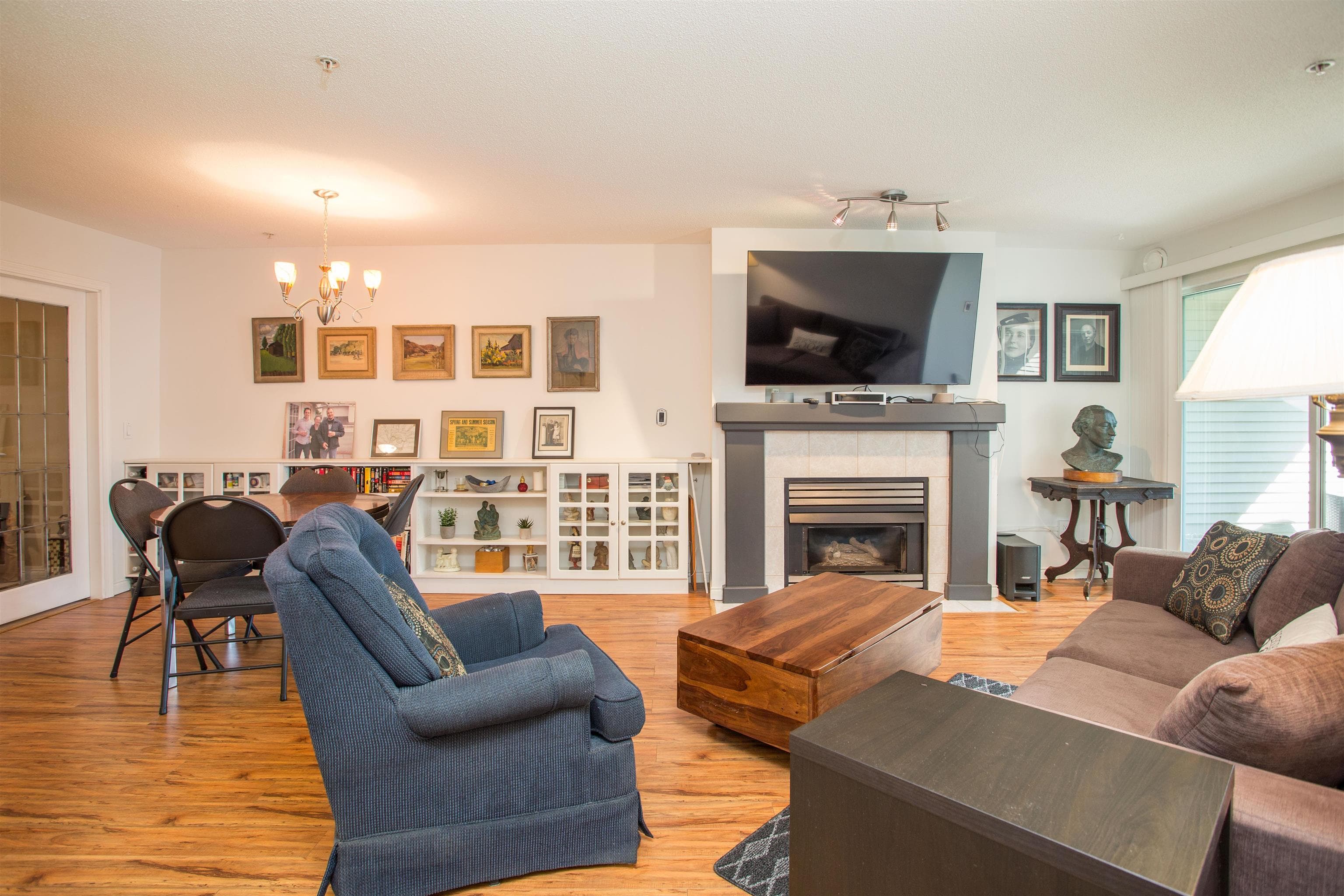 221 - 19528 Fraser Highway, Surrey