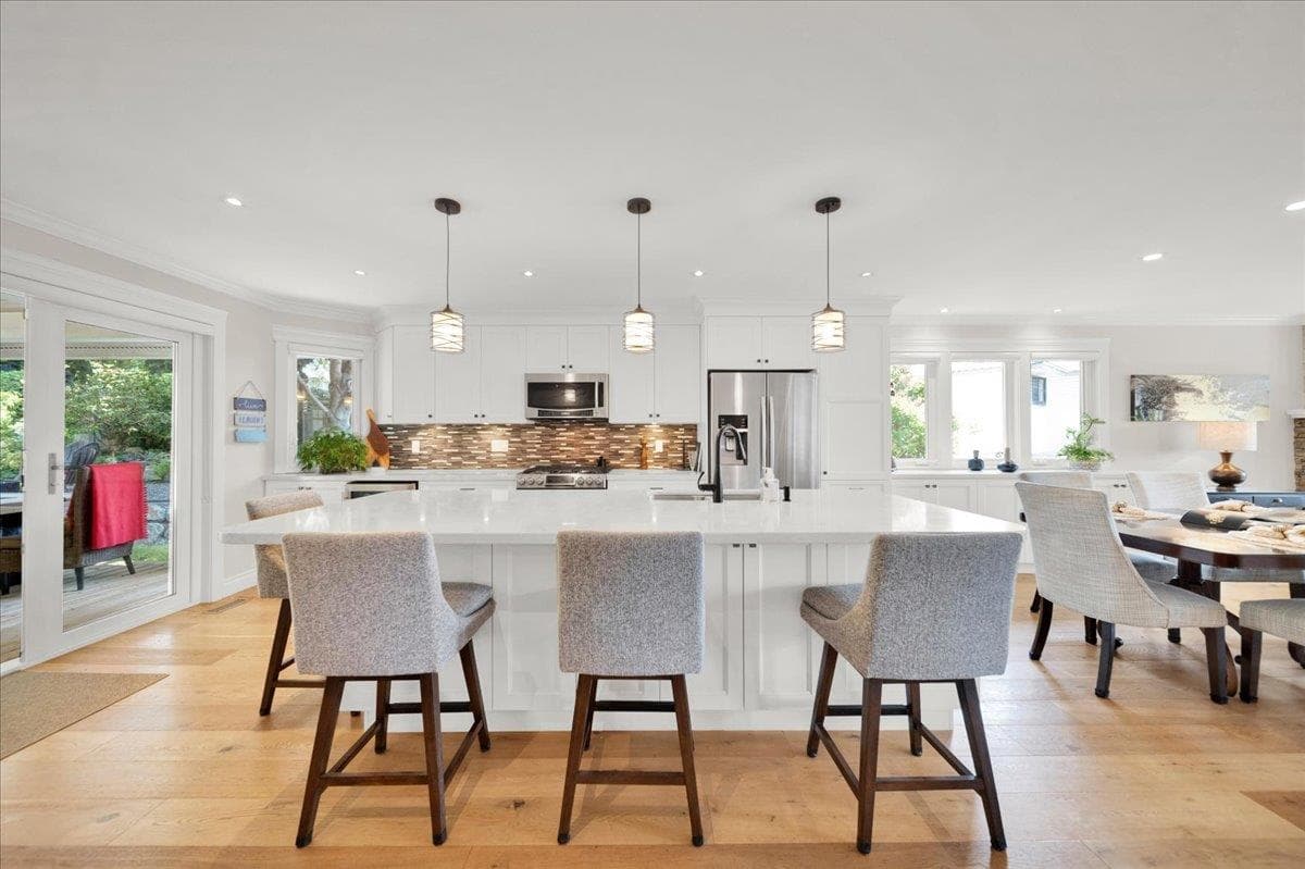 16063 8 Avenue, Surrey, V4A 1A1 — photo 5