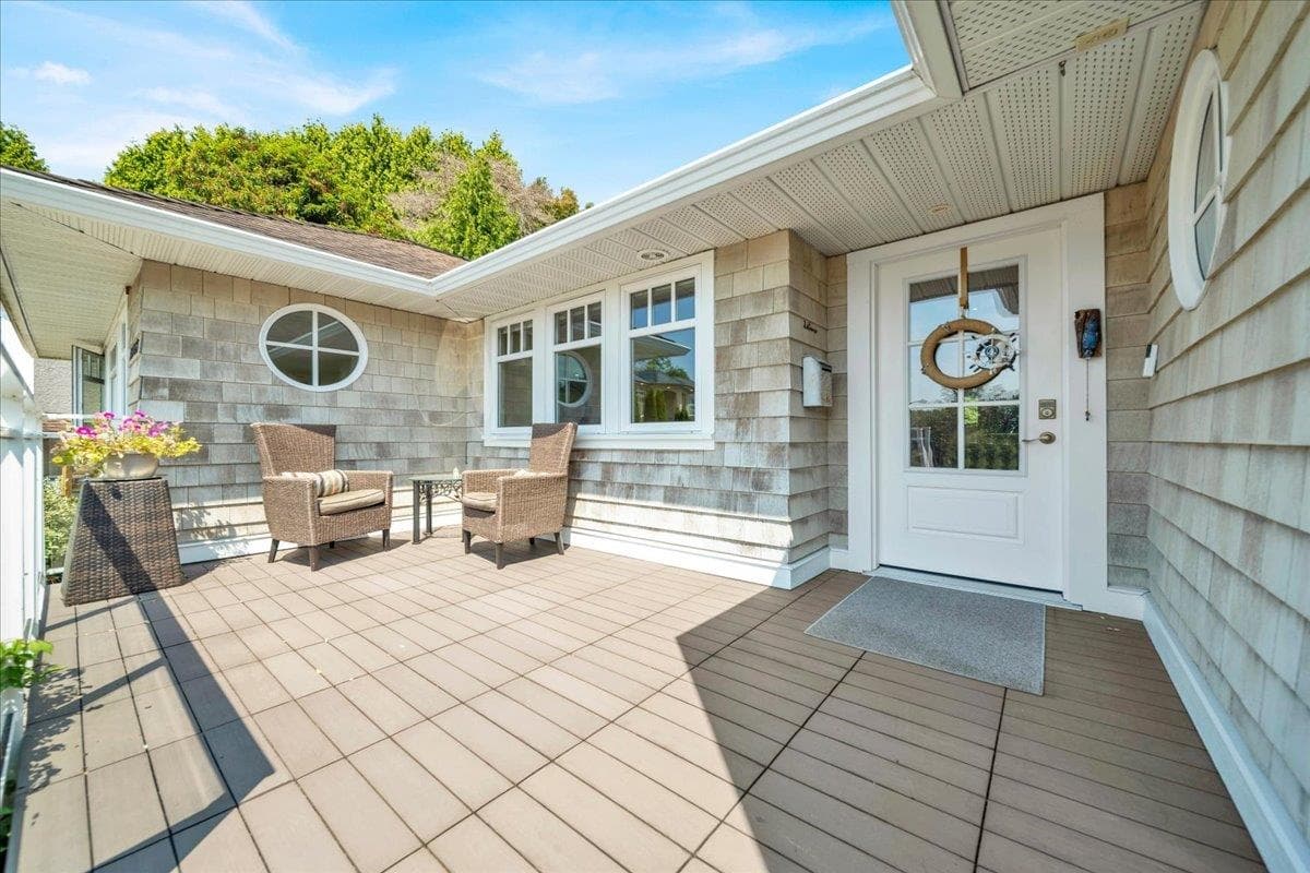 16063 8 Avenue, Surrey, V4A 1A1 — photo 4