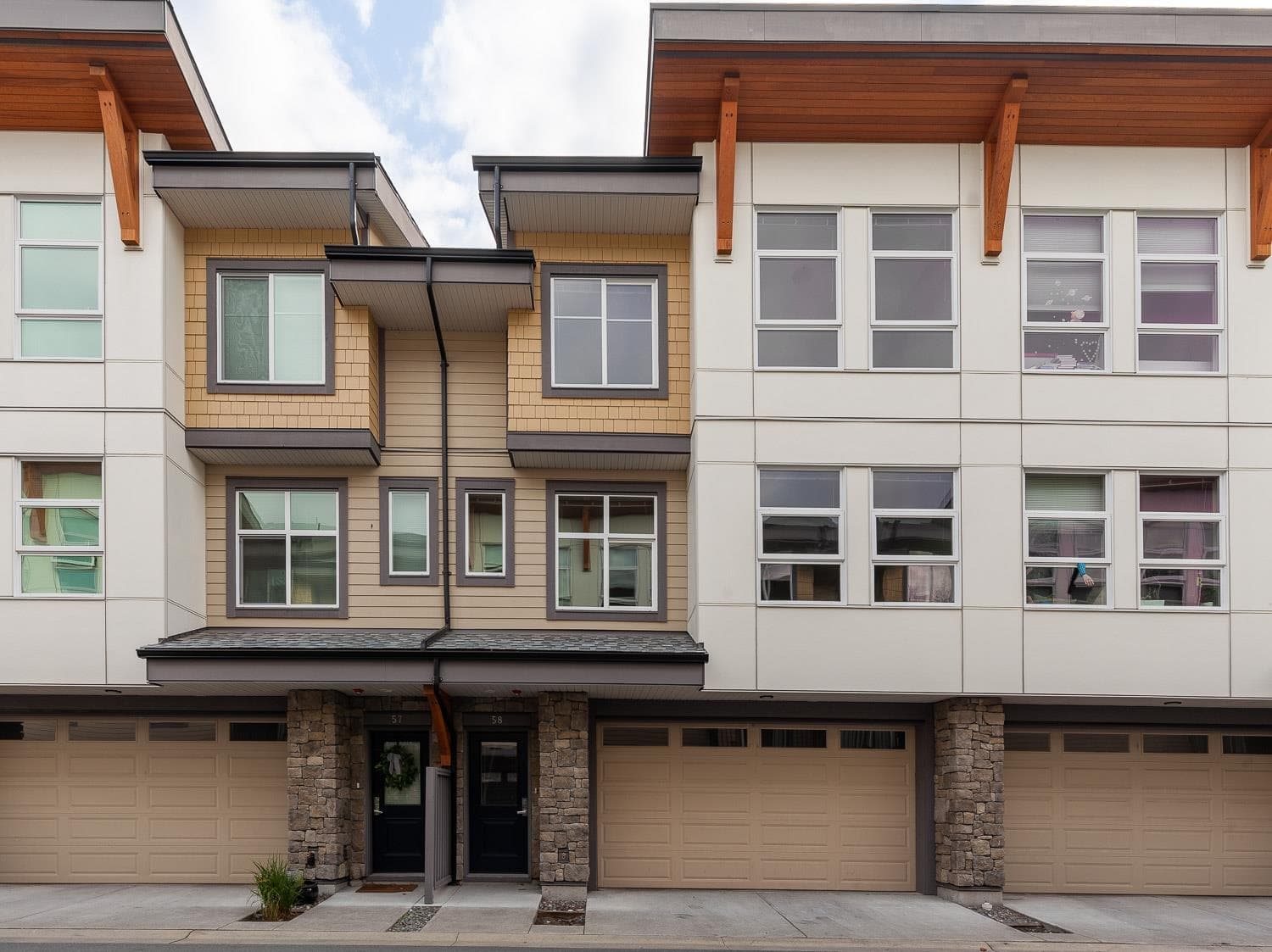 58 - 39548 Loggers Lane, Squamish, V8B 0V7 — photo 1