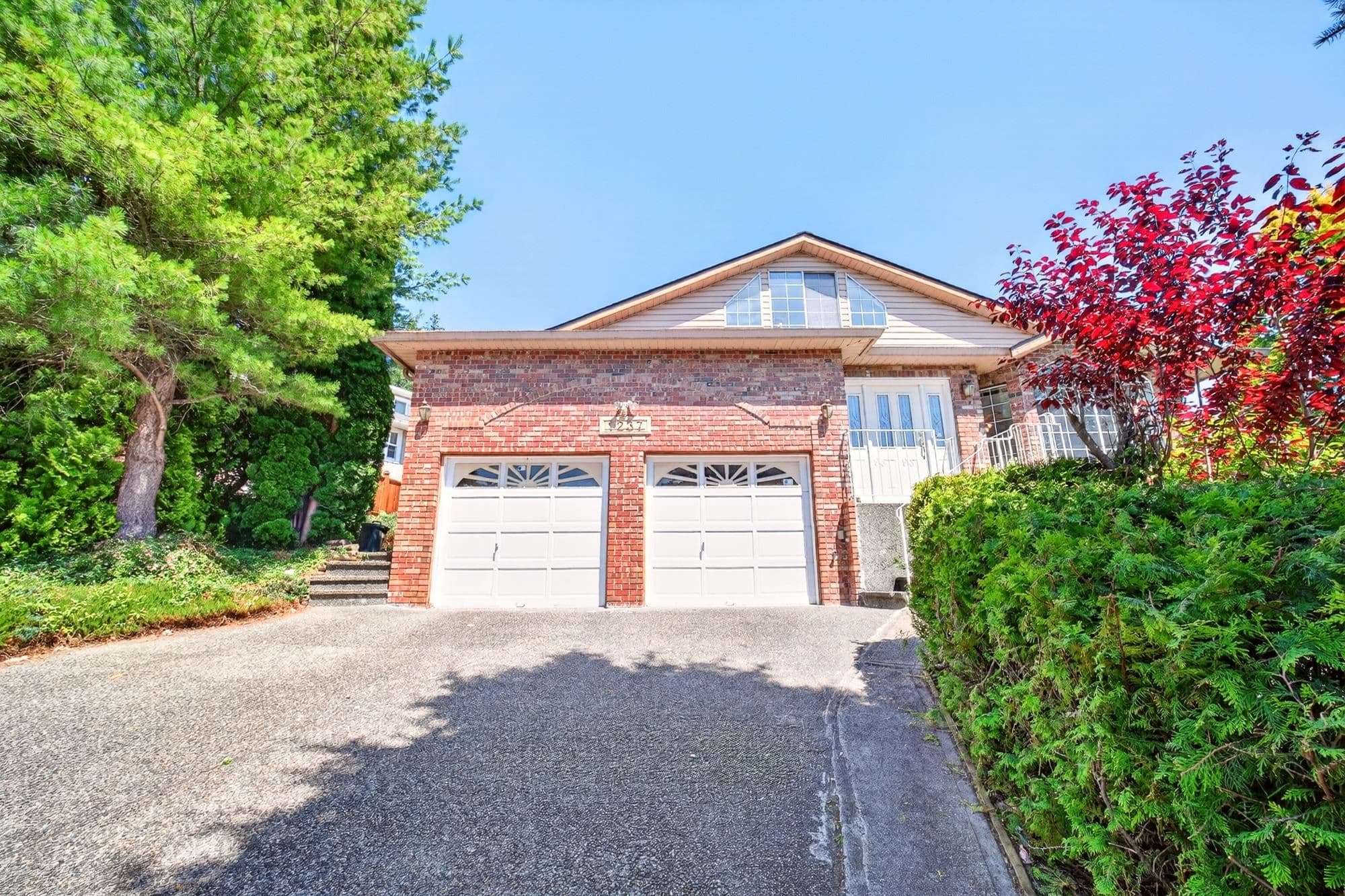 1237 Durant Drive, Coquitlam, V3B 6Y4 — photo 1