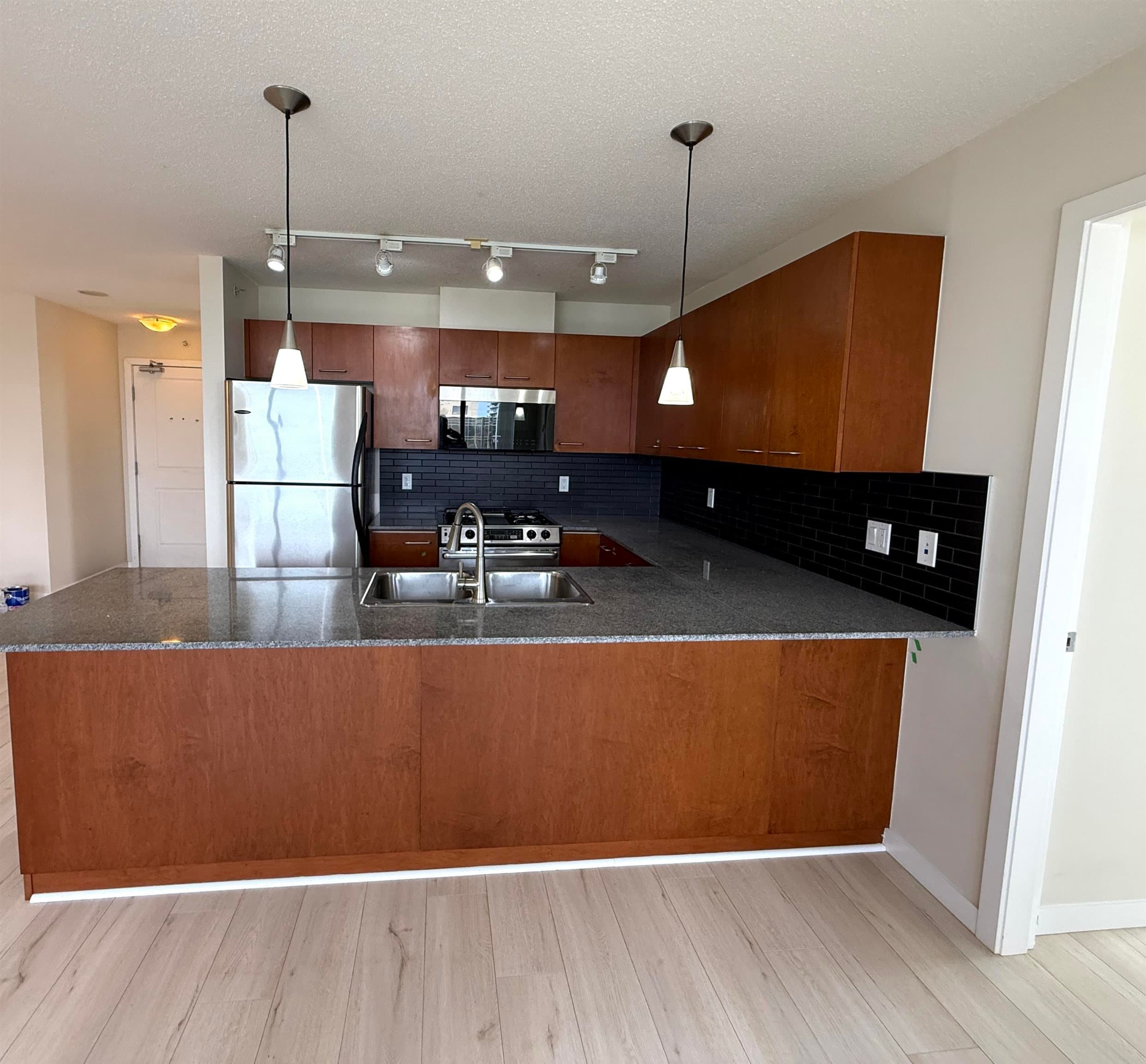 14XX - 4333 Central Boulevard, Burnaby, V5H 4X2 — photo 3