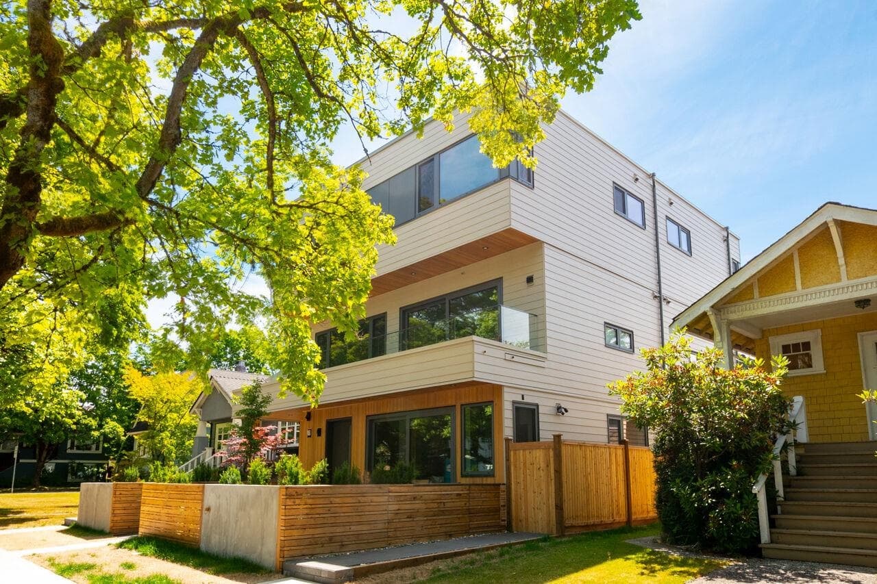 3 - 3120 W 11th Avenue, Vancouver