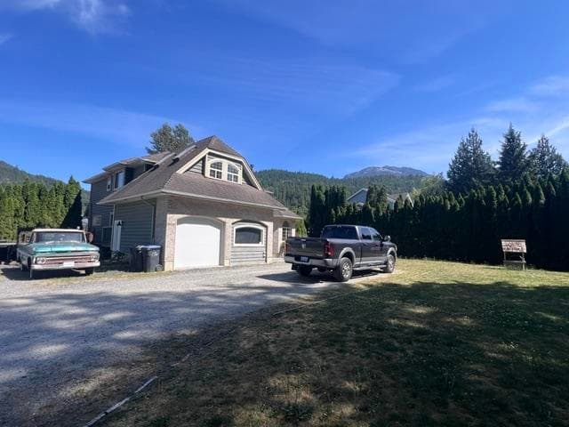 38940 Loggers Lane, Squamish, V8B 0A4 — photo 2
