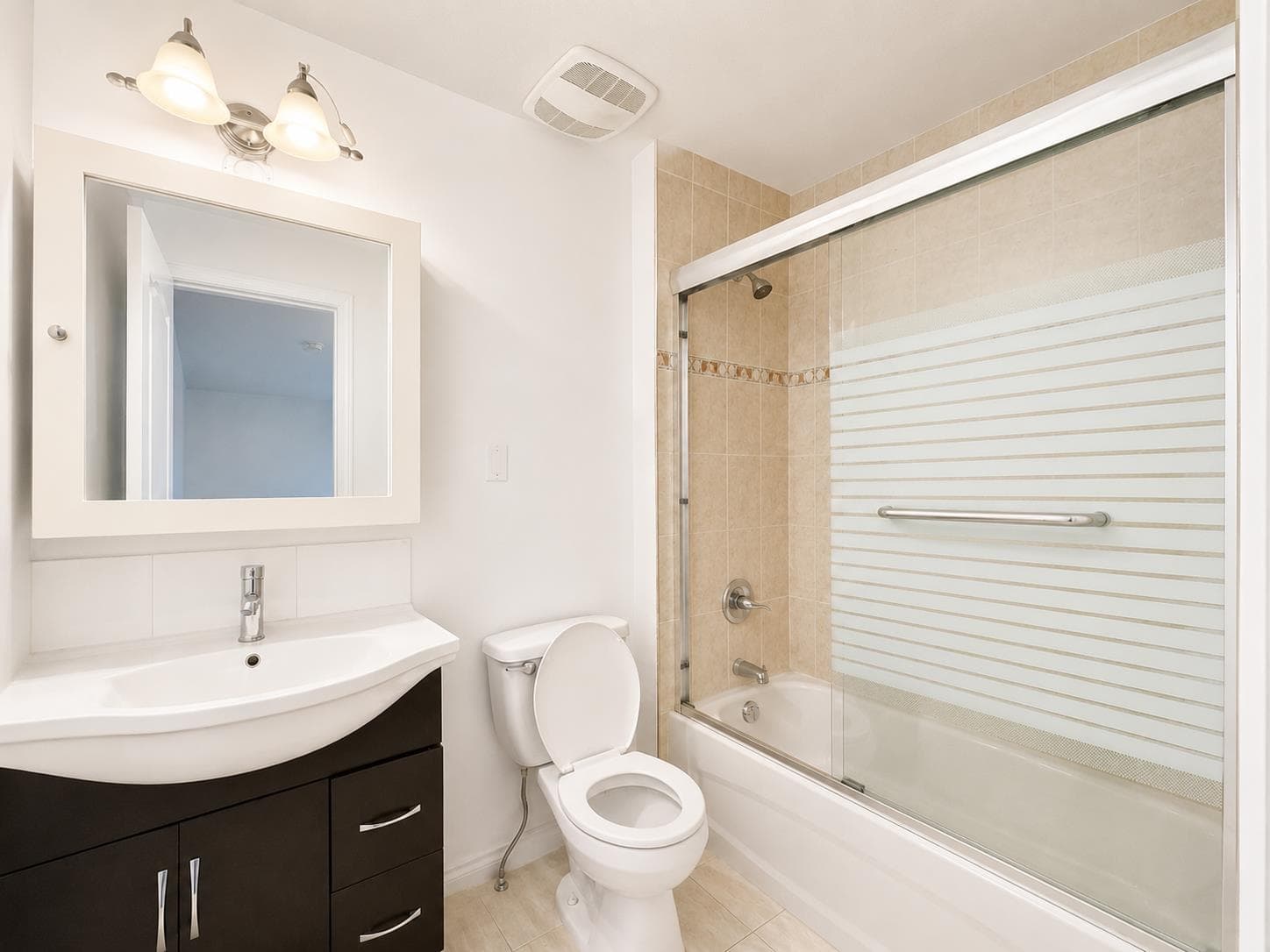 2br - 5838 Kerr Street, Vancouver, V5R 4C1 — photo 2