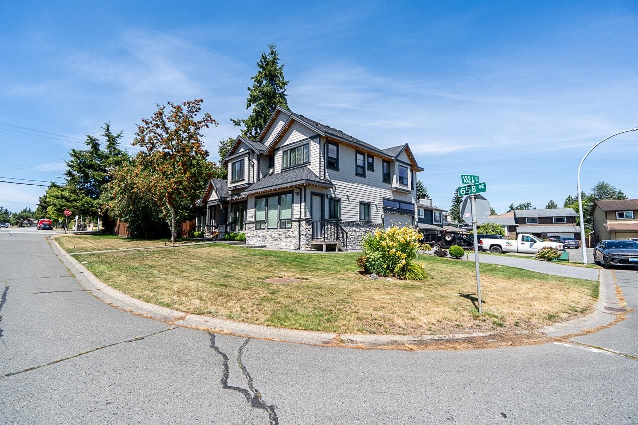 13209 65b Avenue, Surrey, V3W 7Y4 — photo 4