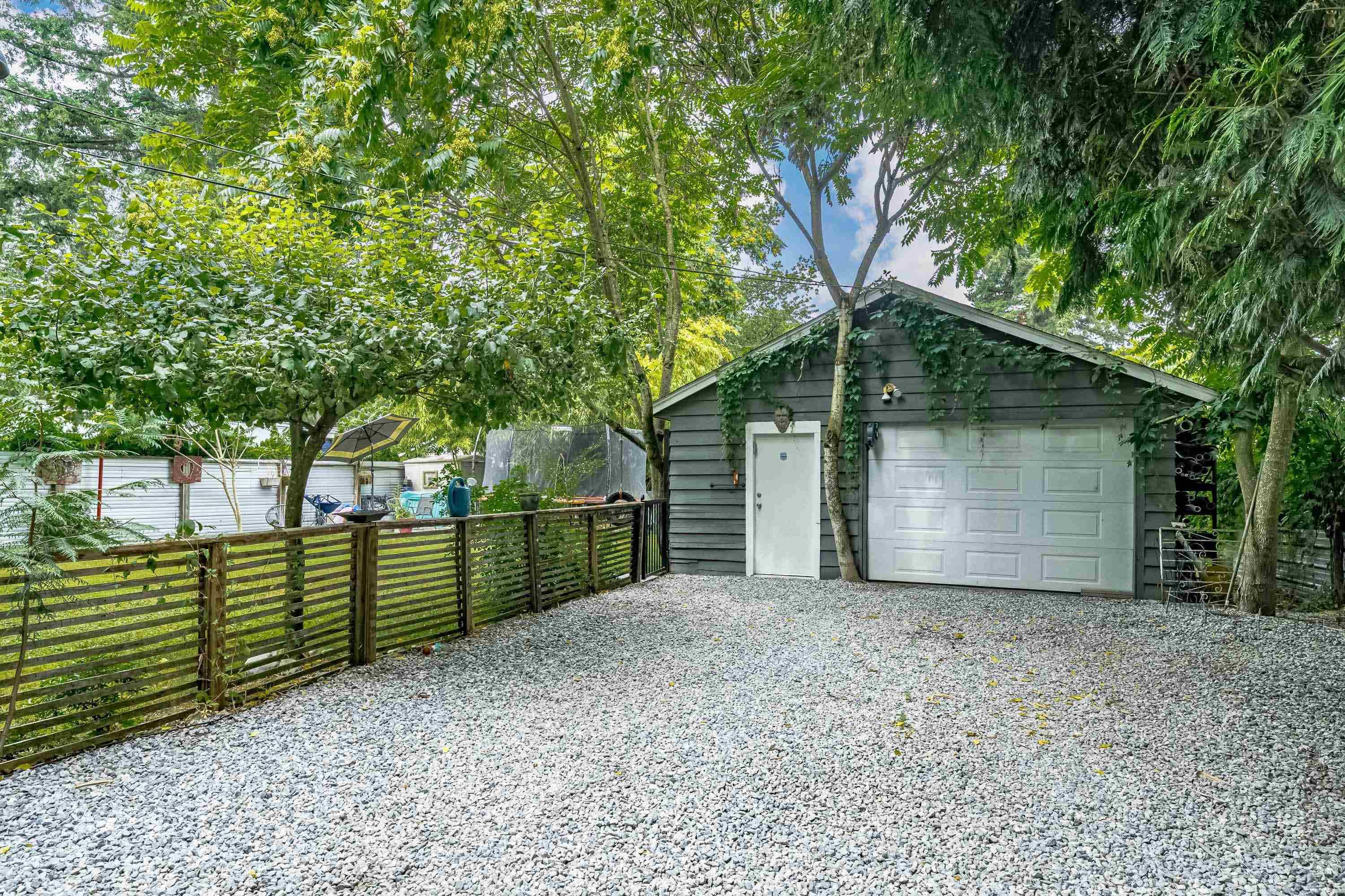 14073 Antrim Road, Surrey, V3R 5H8 — photo 3