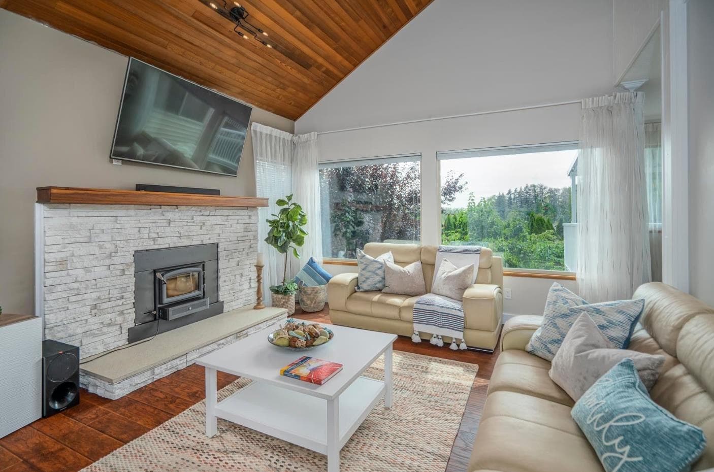 23005 Olund Crescent, Maple Ridge, V2X 9L3 — photo 3