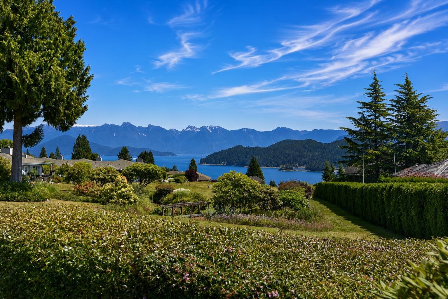 21 - 544 Eaglecrest Drive, Gibsons, V0N 1V8 — photo 1