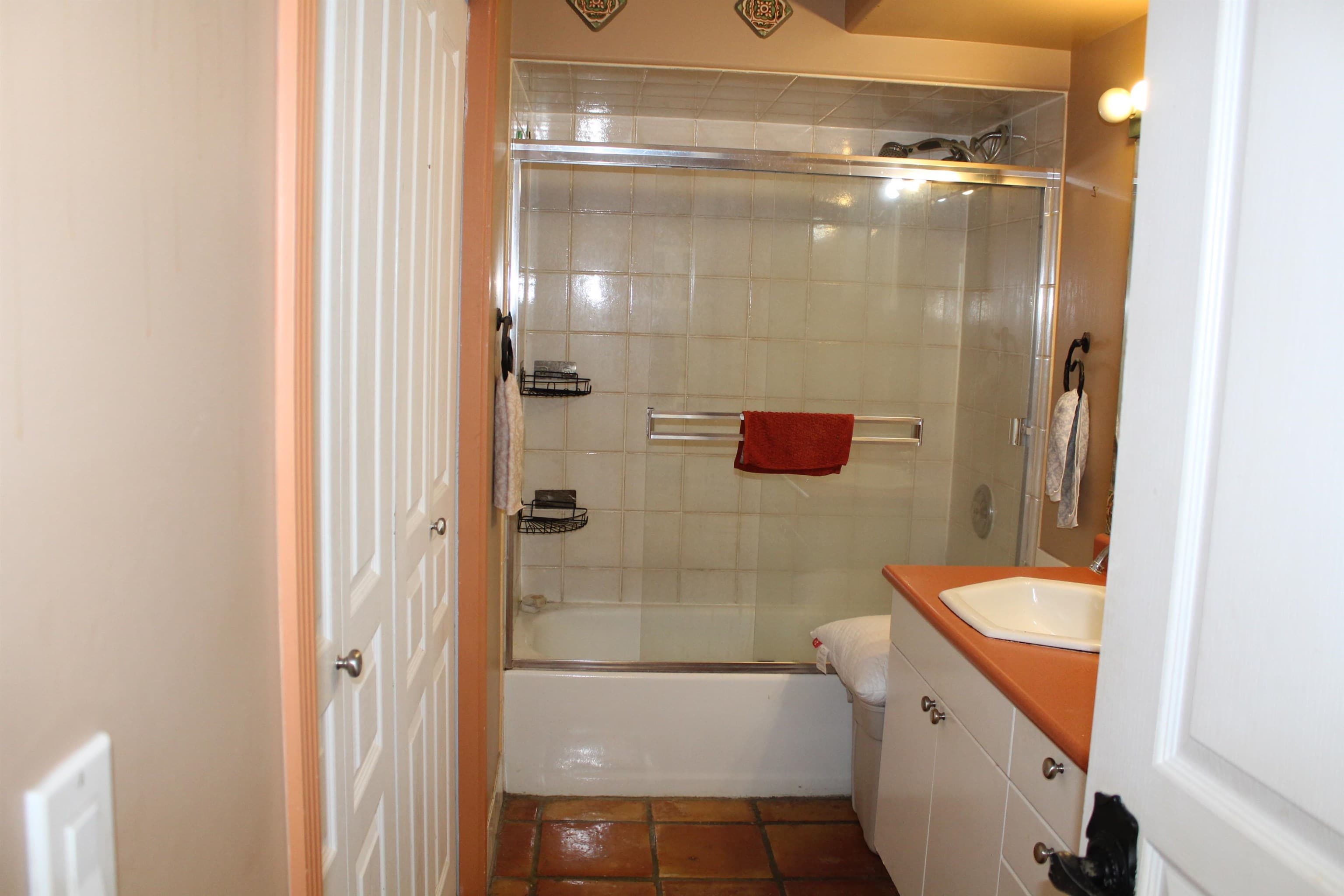 4792 Ridgelawn Drive, Burnaby, V5C 3Y2 — photo 5