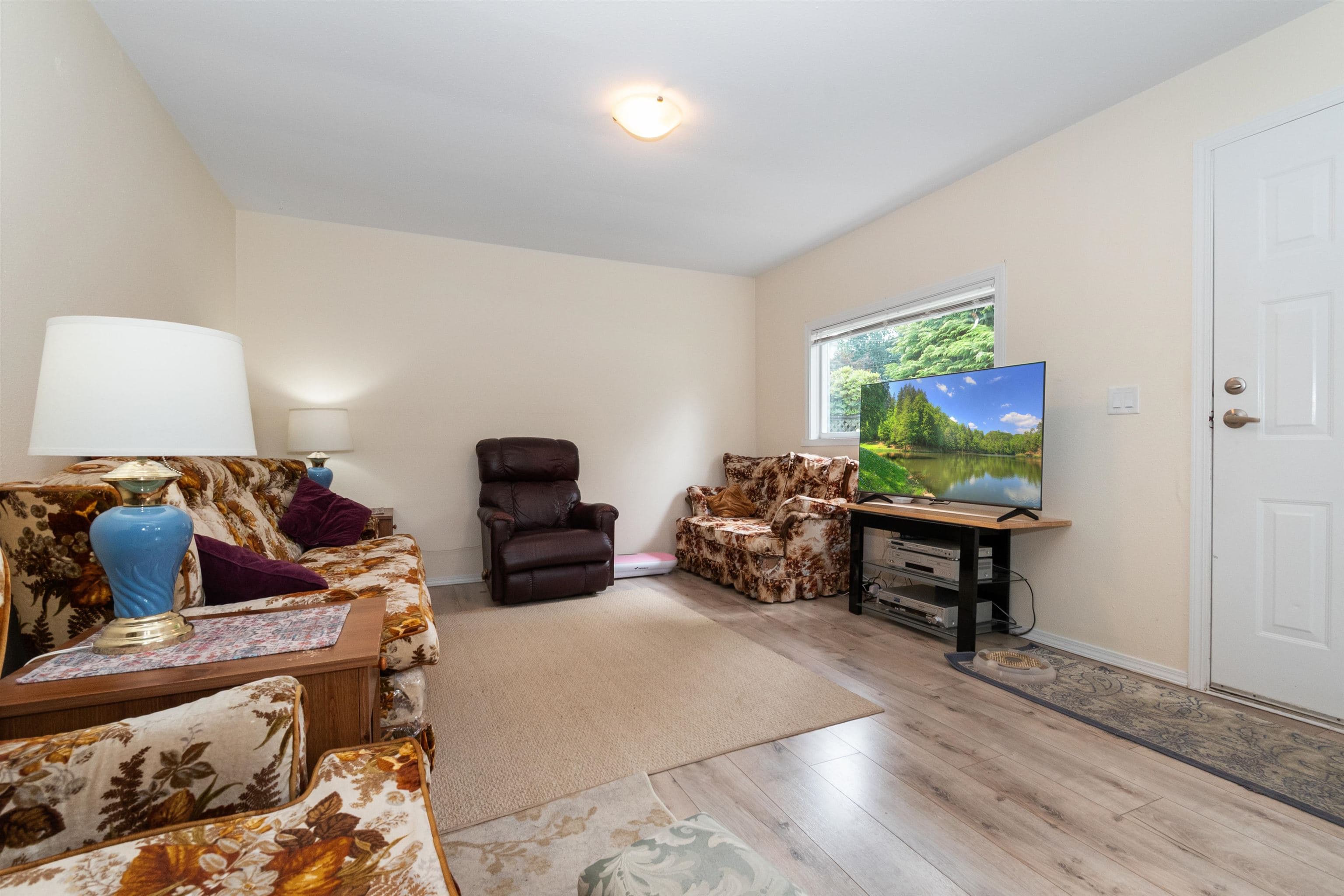 9570 Victor Street, Chilliwack, V2P 5B4 — photo 3