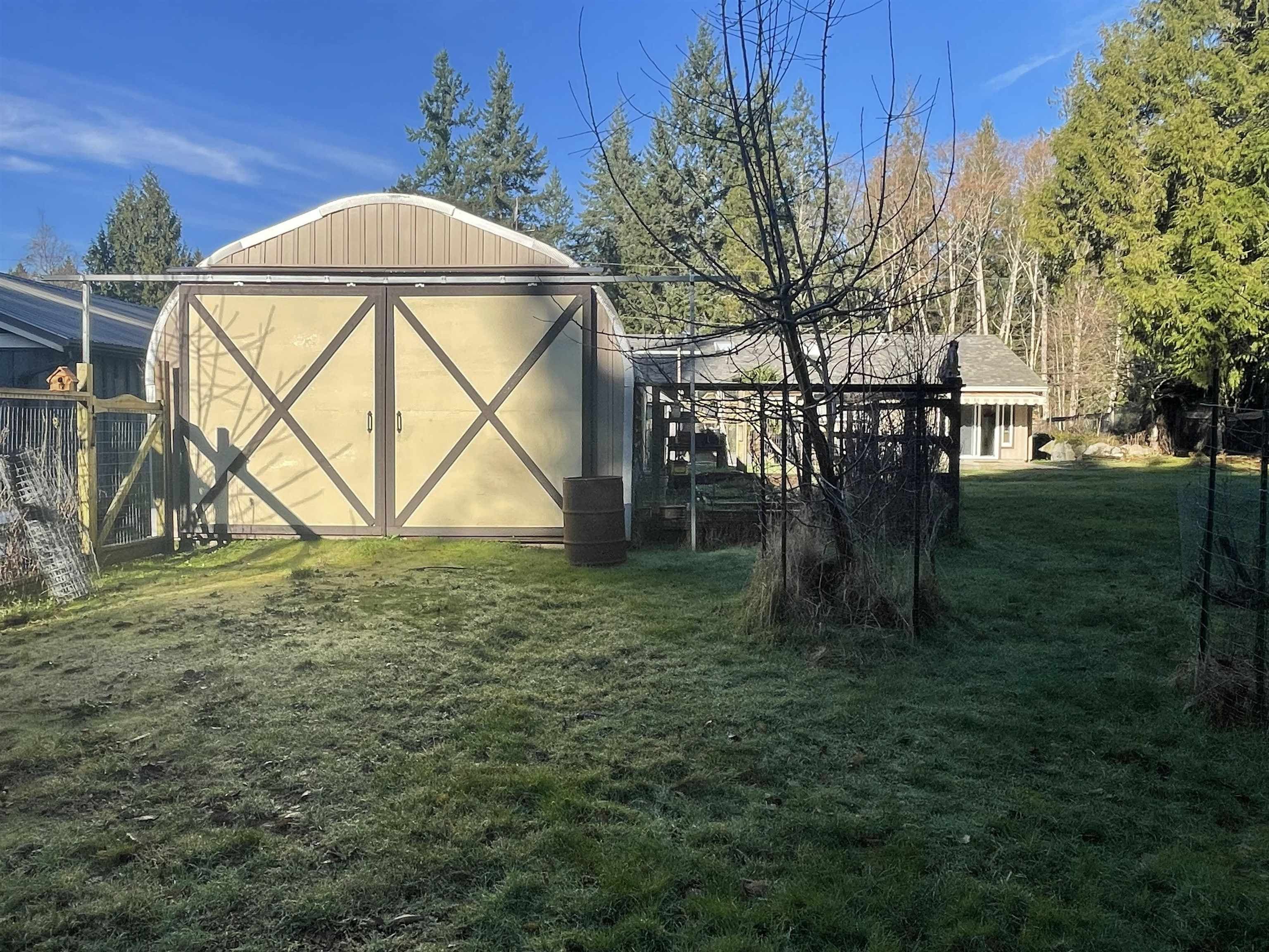 7929 Southwood Road, Halfmoon Bay, V0N 1Y1 — photo 2
