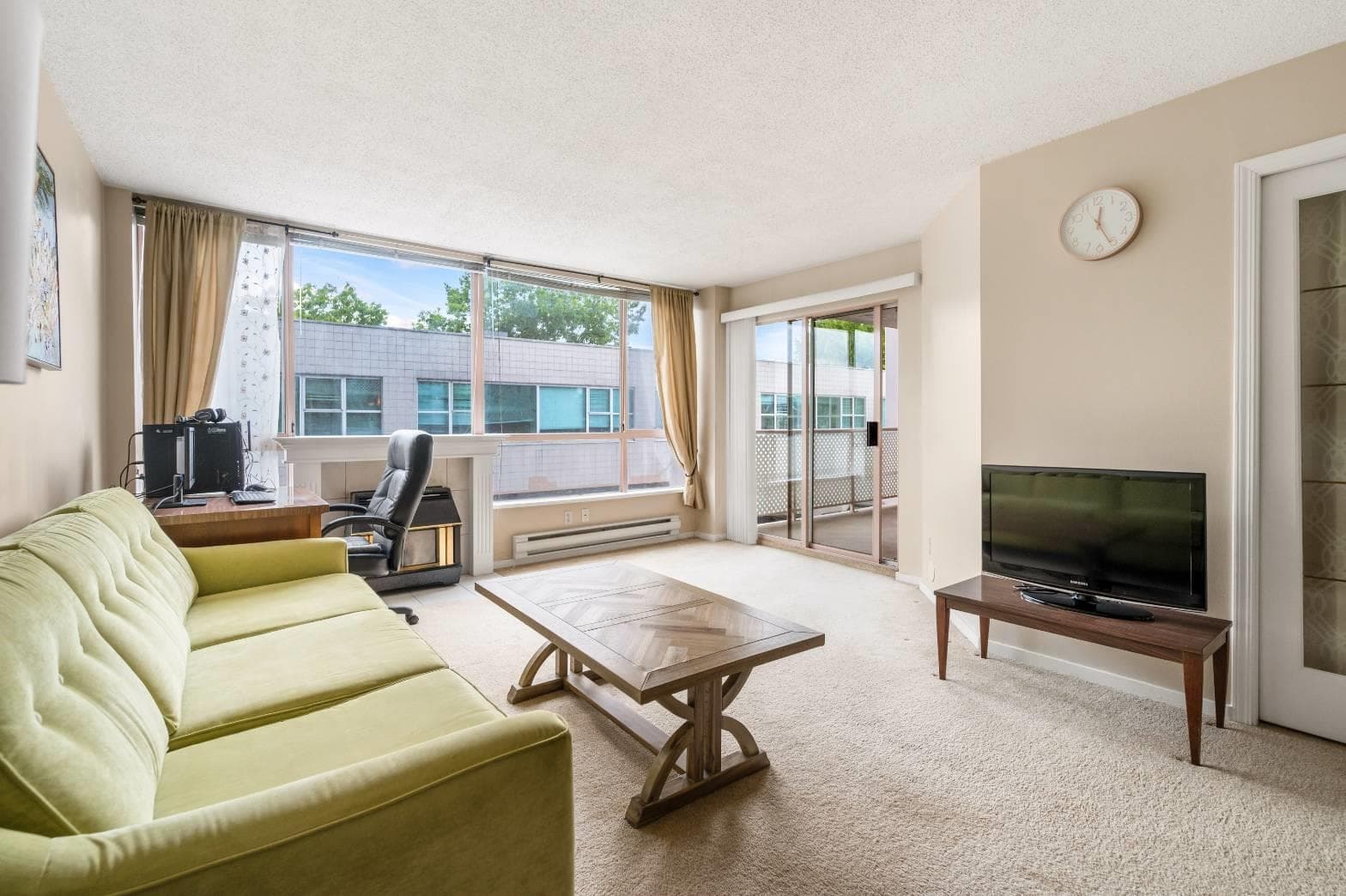 201 - 14881 103a Avenue, Surrey, V3R 0M5 — photo 2