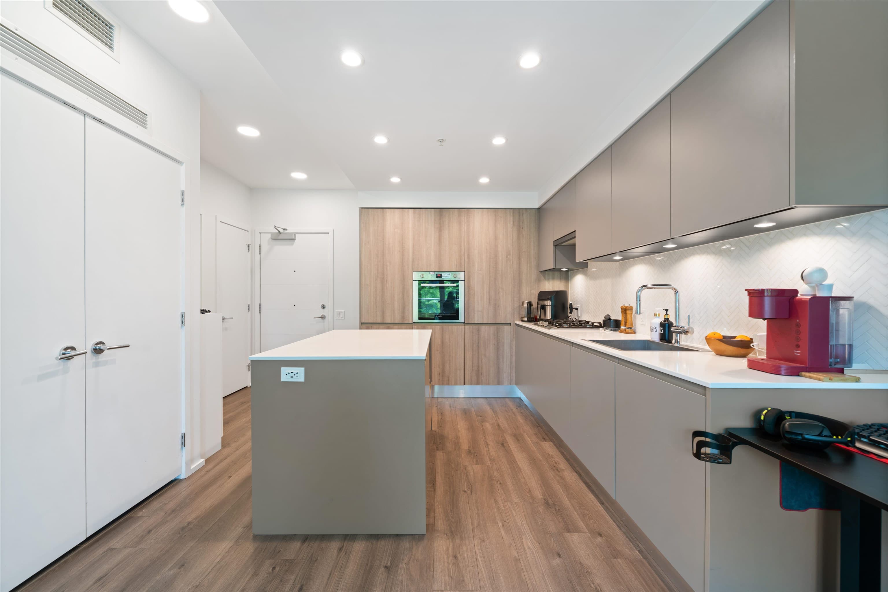 202 - 3809 Evergreen Place, Burnaby, V3J 0M1 — photo 2