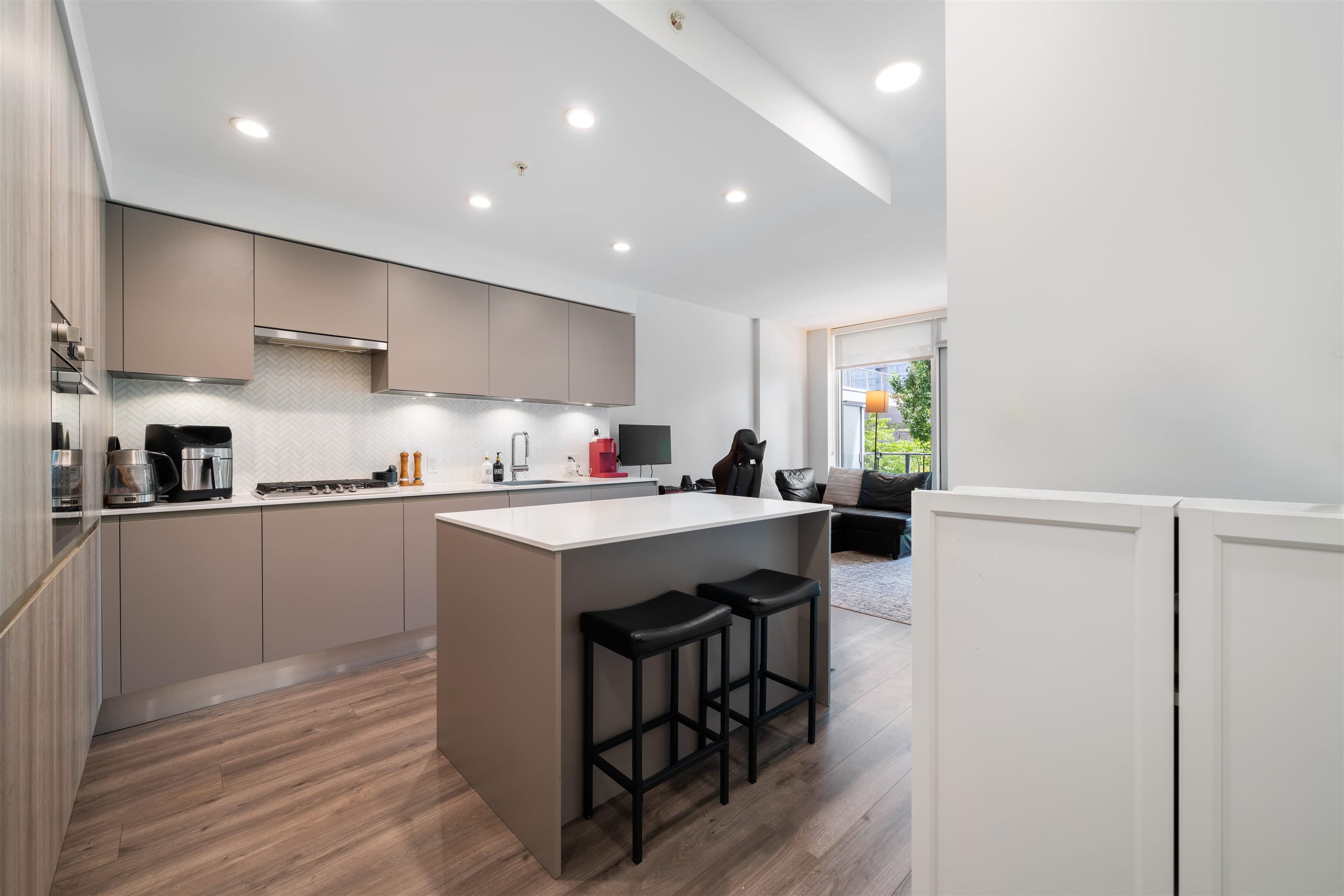 202 - 3809 Evergreen Place, Burnaby, V3J 0M1 — photo 3