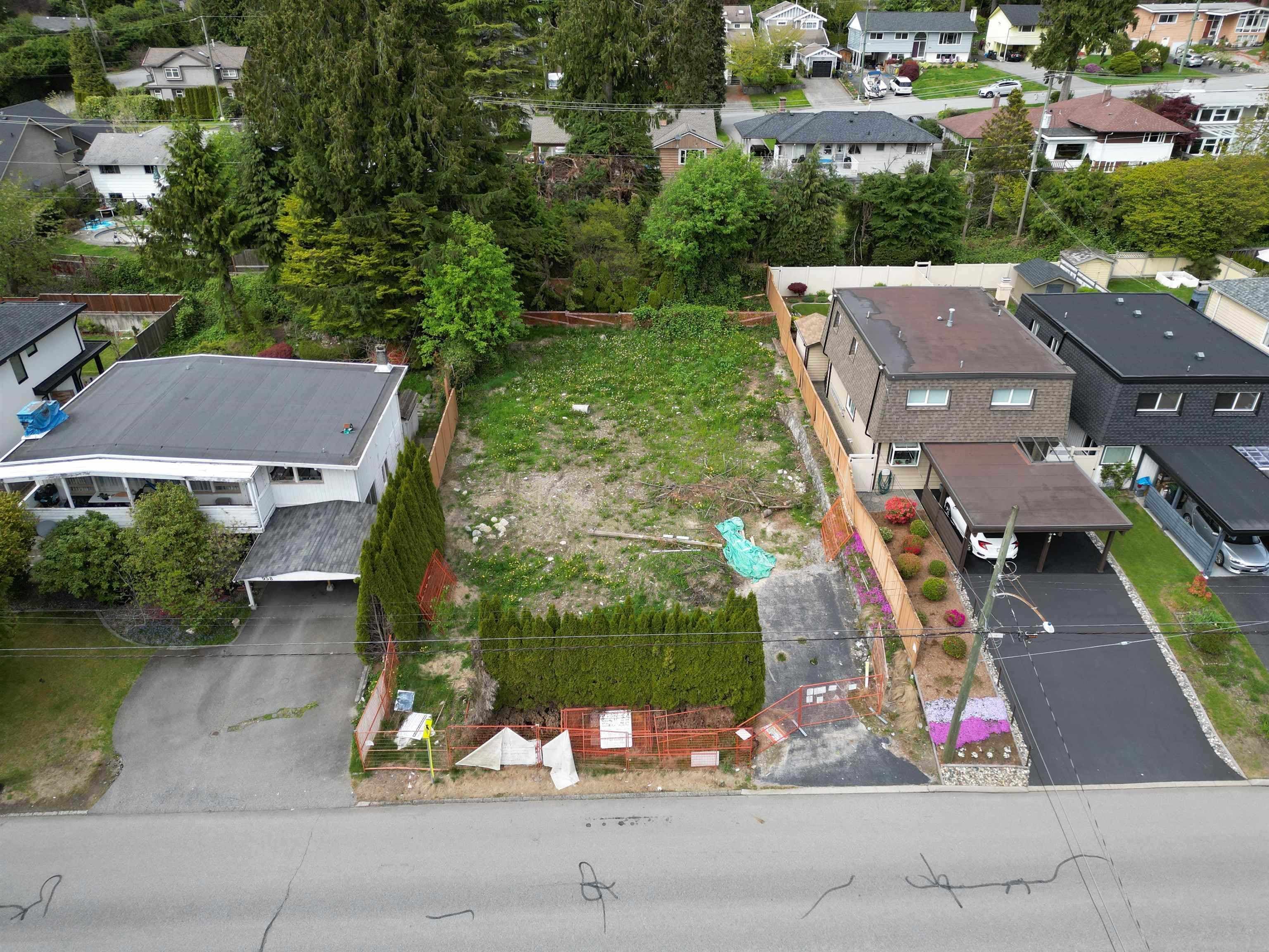 946 Montroyal Boulevard, North Vancouver, V7R 2H1 — photo 1
