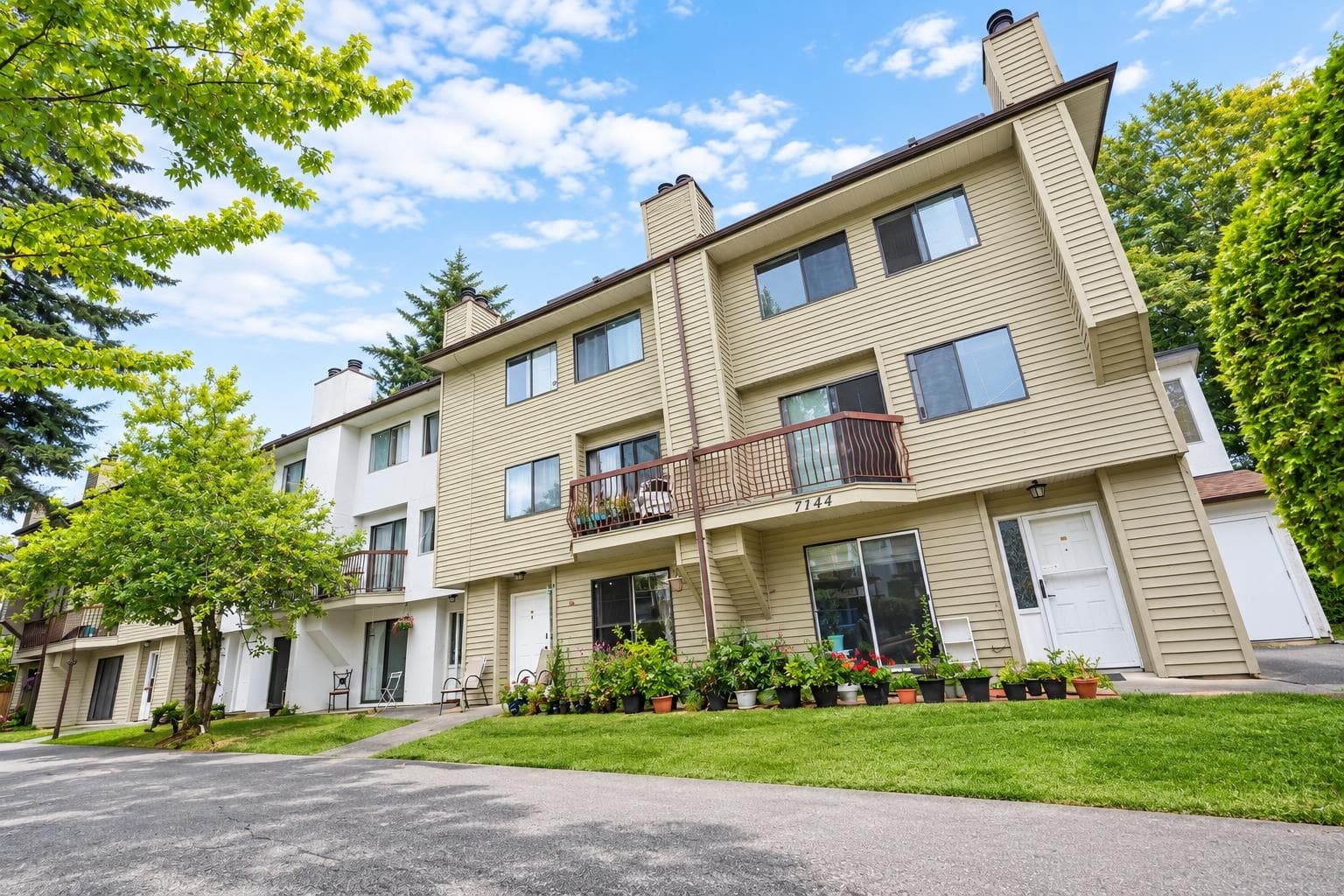 208 - 7144 133b Street, Surrey
