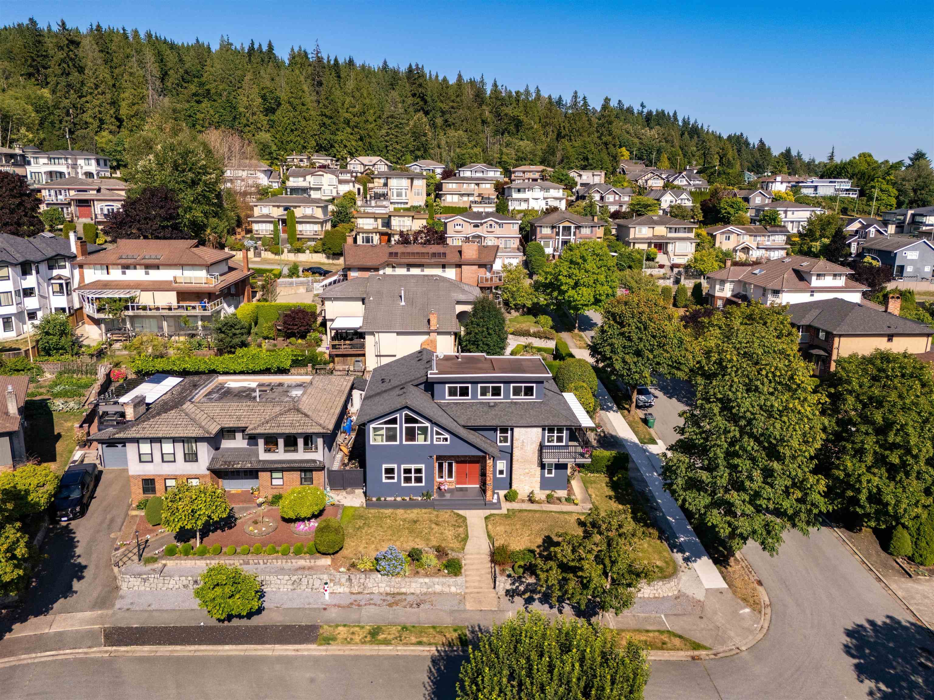 7347 Queenston Court, Burnaby, V5A 3M5 — photo 2