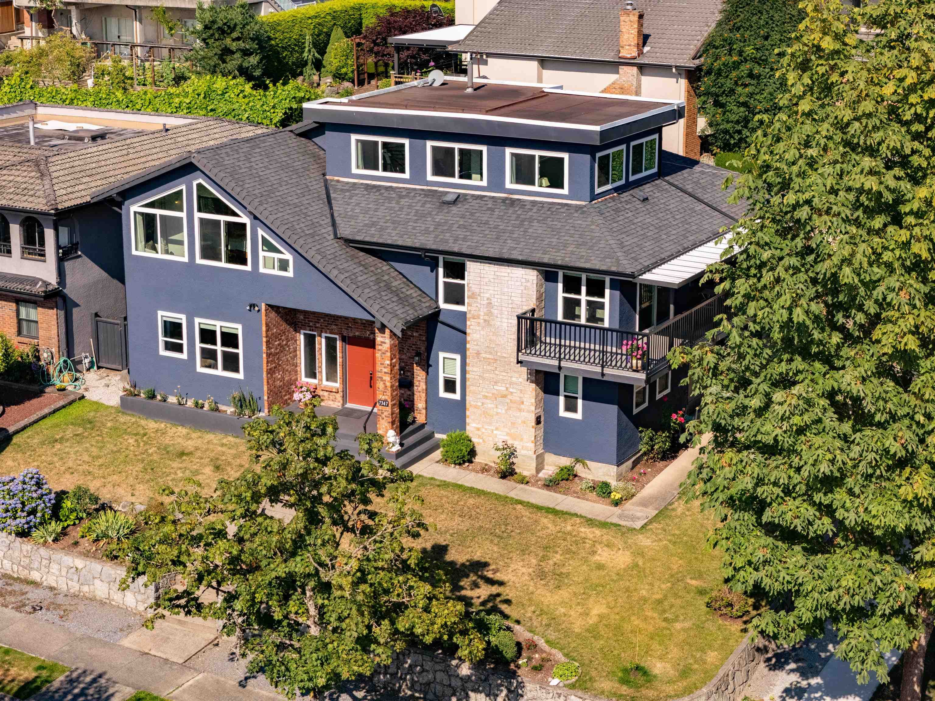 7347 Queenston Court, Burnaby, V5A 3M5 — photo 3