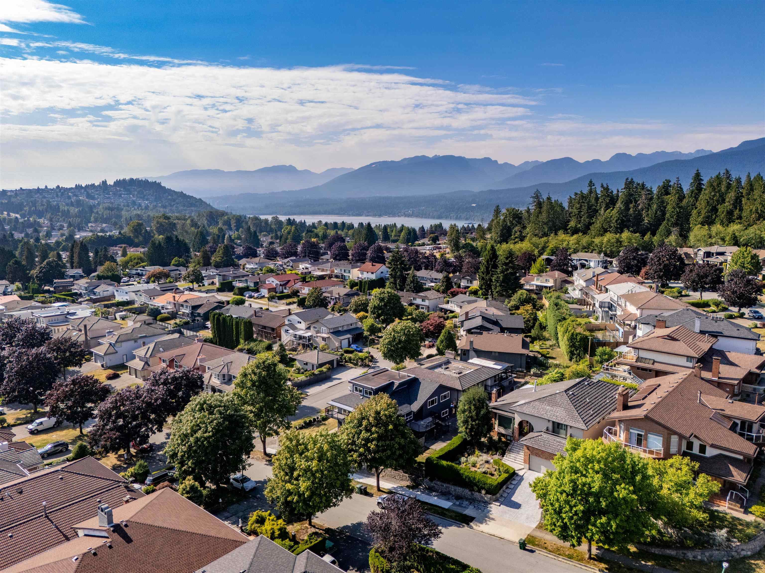 7347 Queenston Court, Burnaby, V5A 3M5 — photo 5