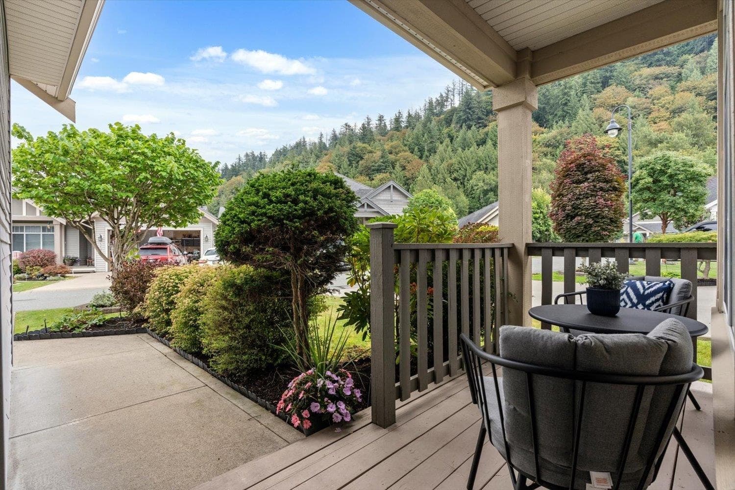 5581 Crawley Drive, Chilliwack, V2R 0P7 — photo 2