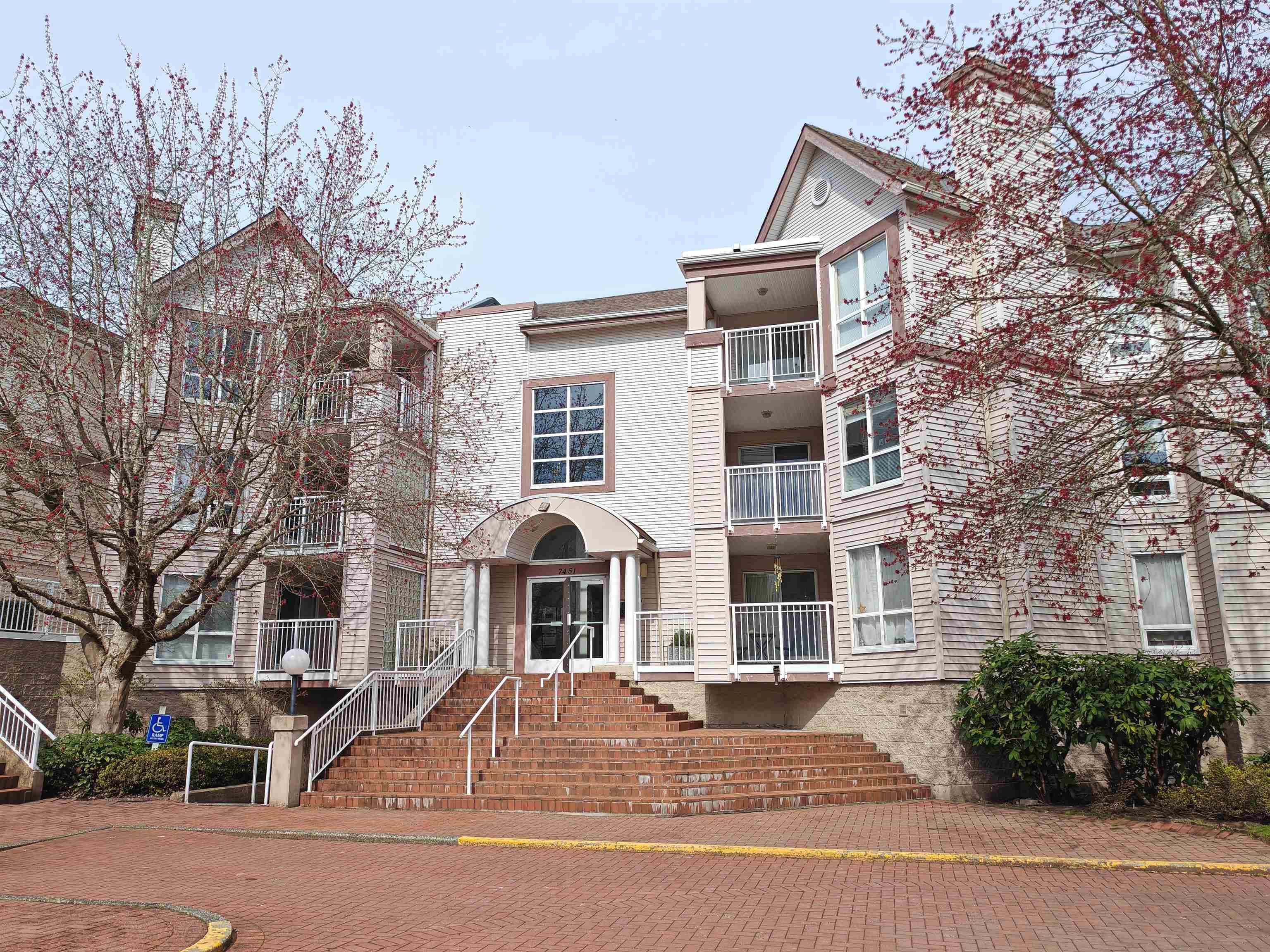 235 - 7451 Moffatt Road, Richmond