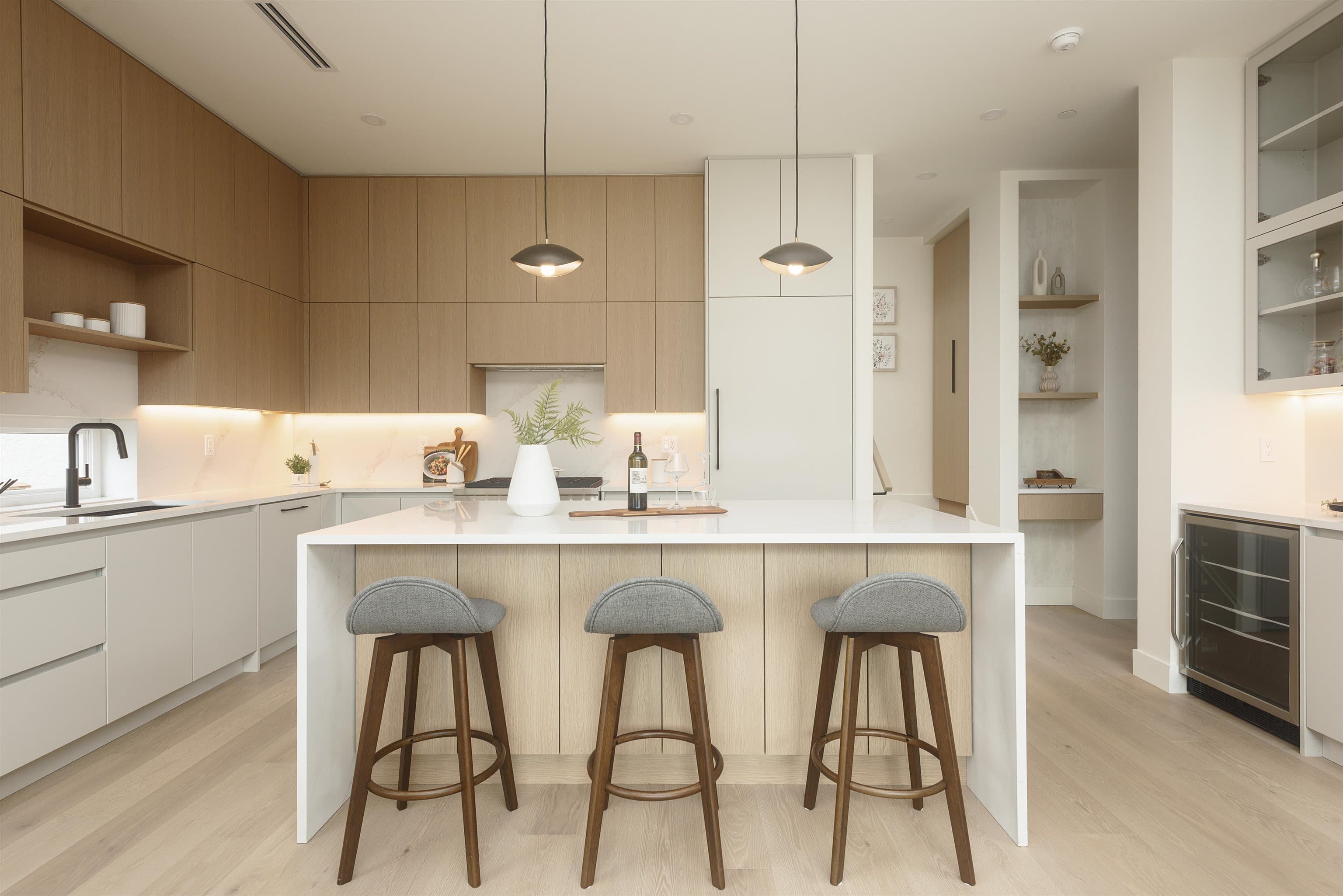 2 - 735 E 10th Avenue, Vancouver, V5T 2A8 — photo 3