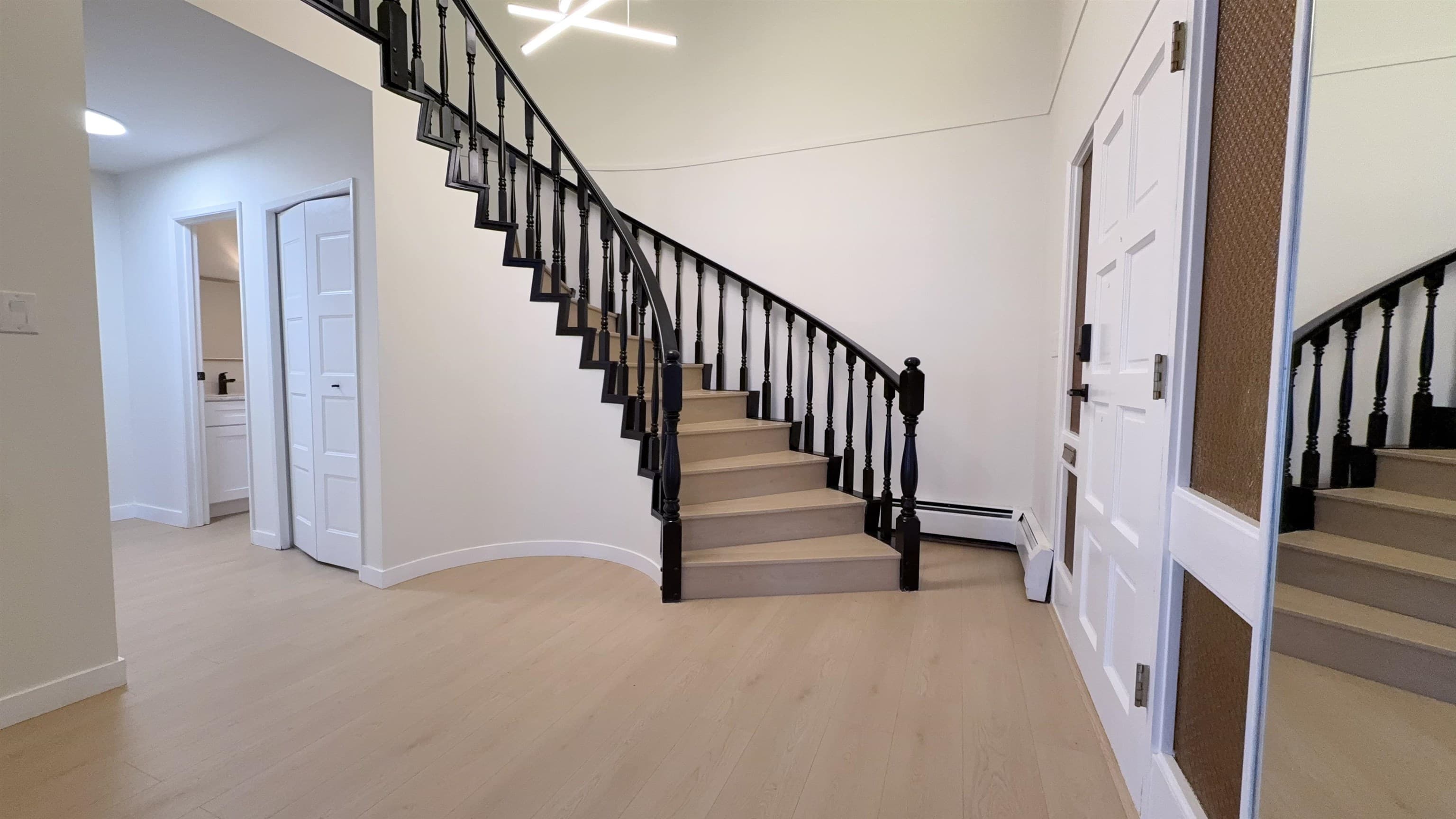 8711 Cullen Crescent, Richmond, V6Y 2W9 — photo 2