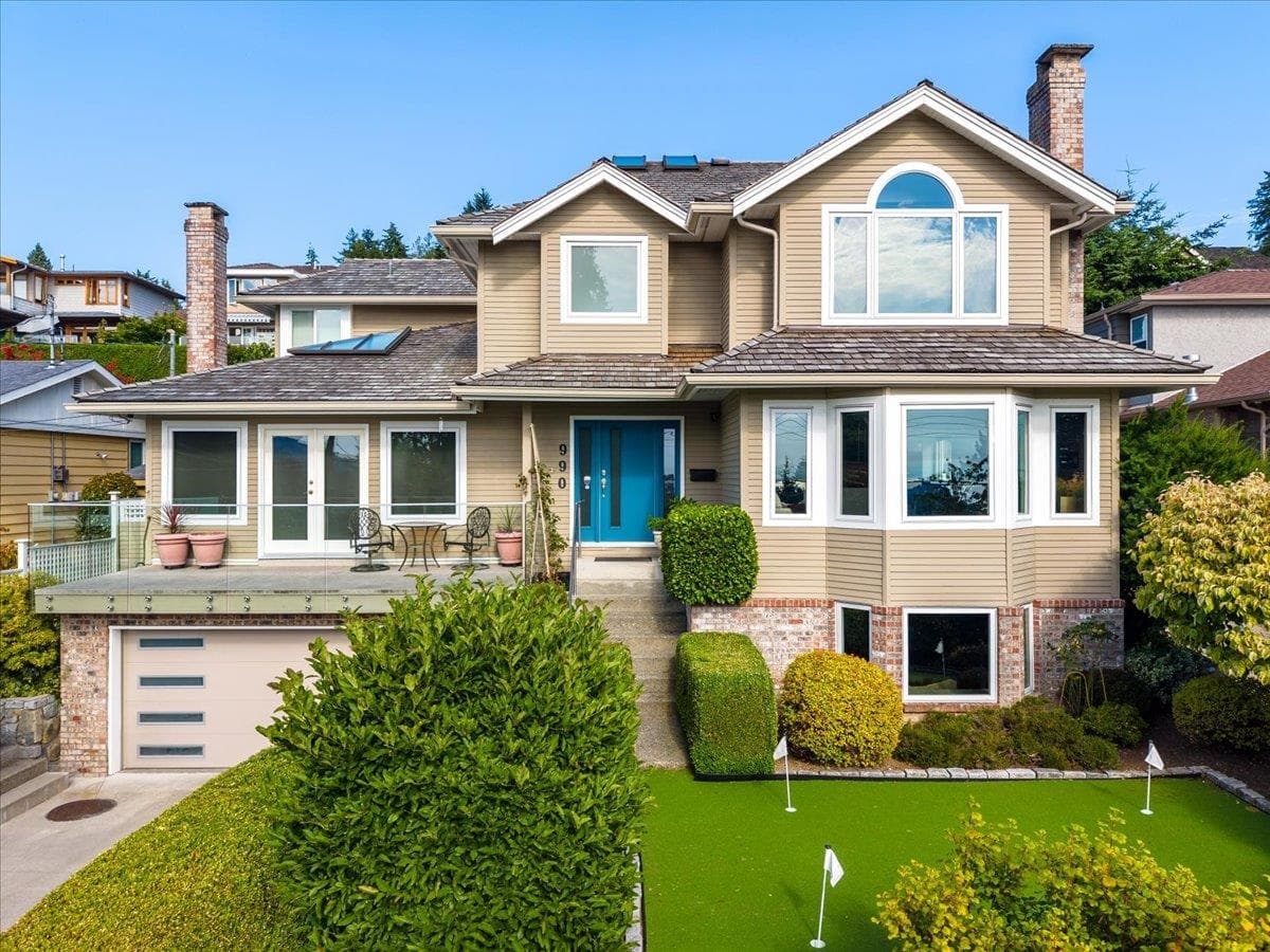 990 Leyland Street, West Vancouver, V7T 2S4 — photo 1