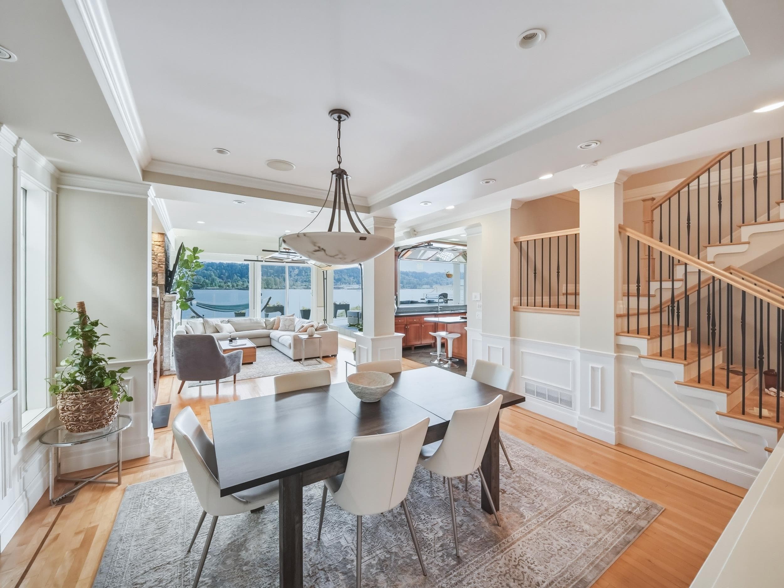 648 Alderside Road, Port Moody, V3H 3A5 — photo 4