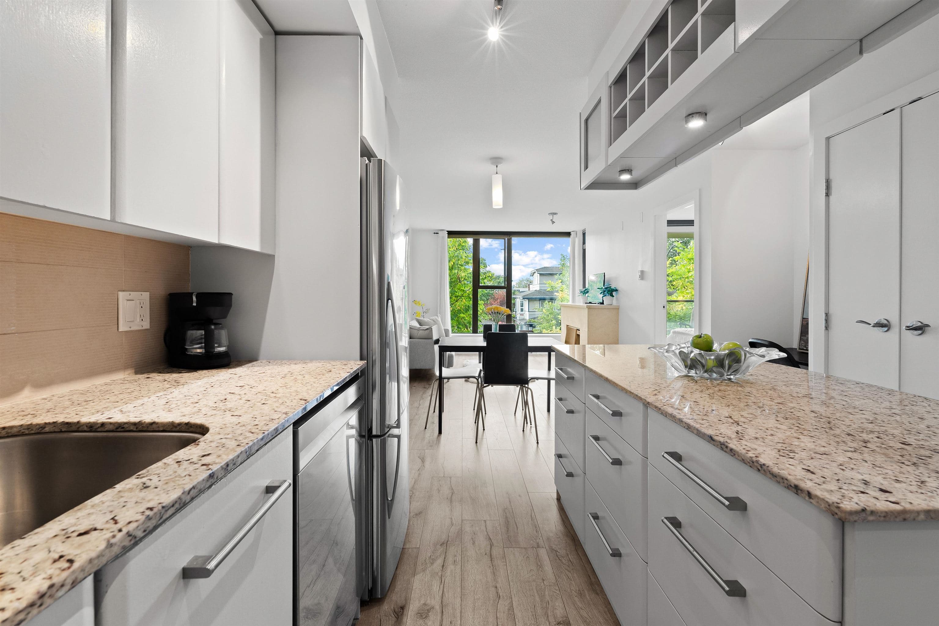 306 - 683 W Victoria Park, North Vancouver, V7M 0A2 — photo 2