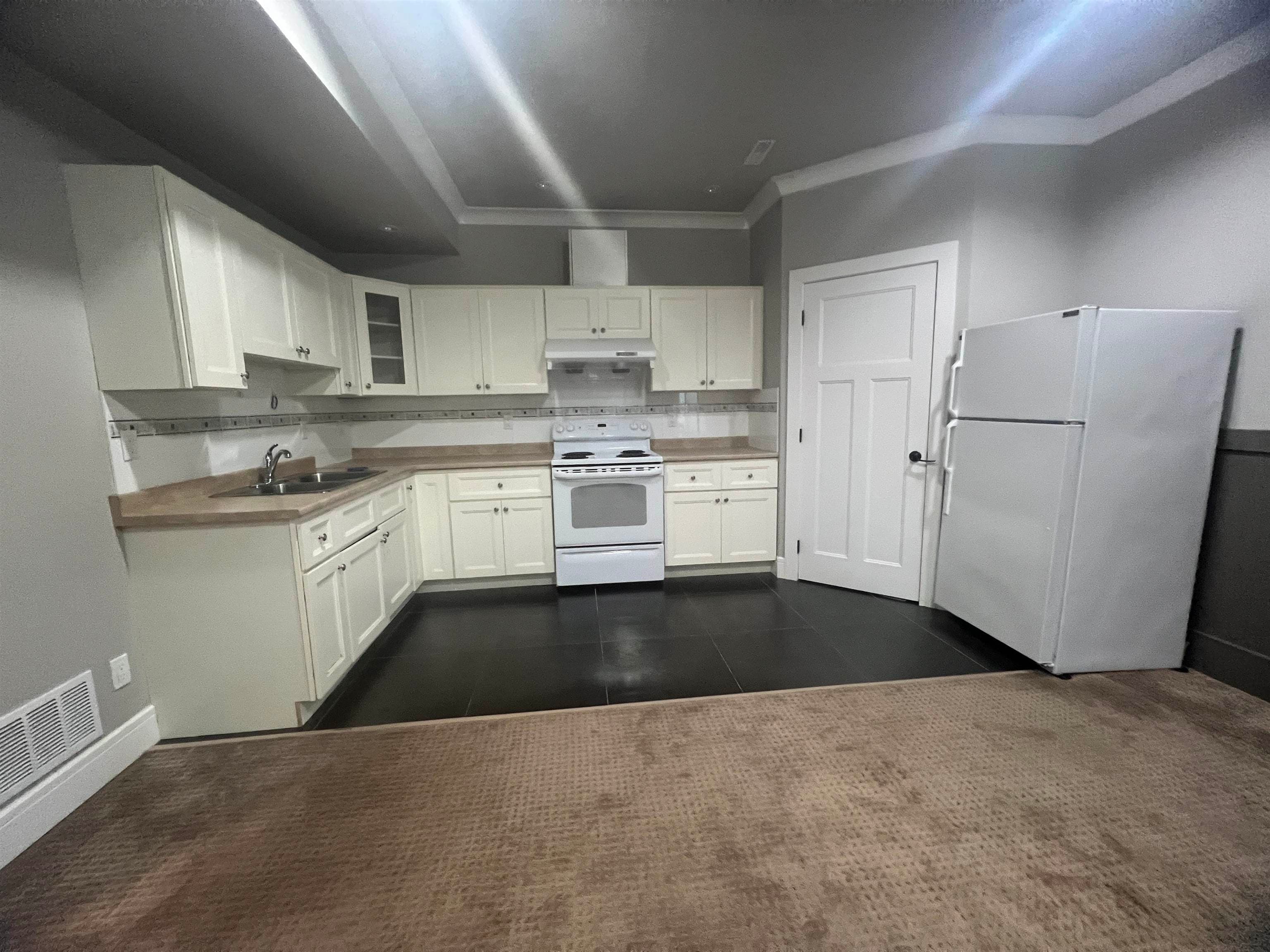 163xx 25th Avenue, Surrey, V3S 6S1 — photo 2