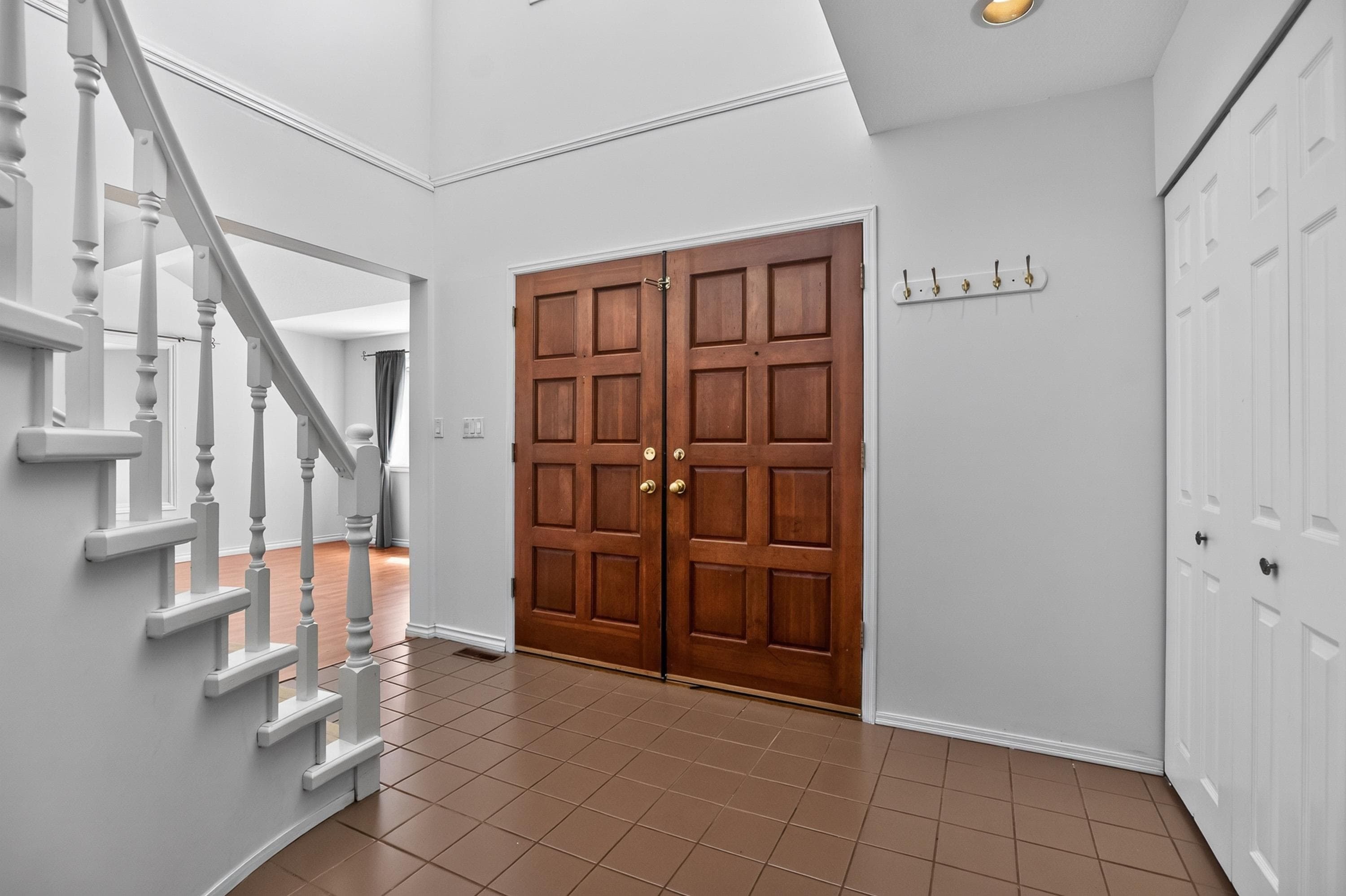 16327 Northglen Close, Surrey, V4N 1X8 — photo 4