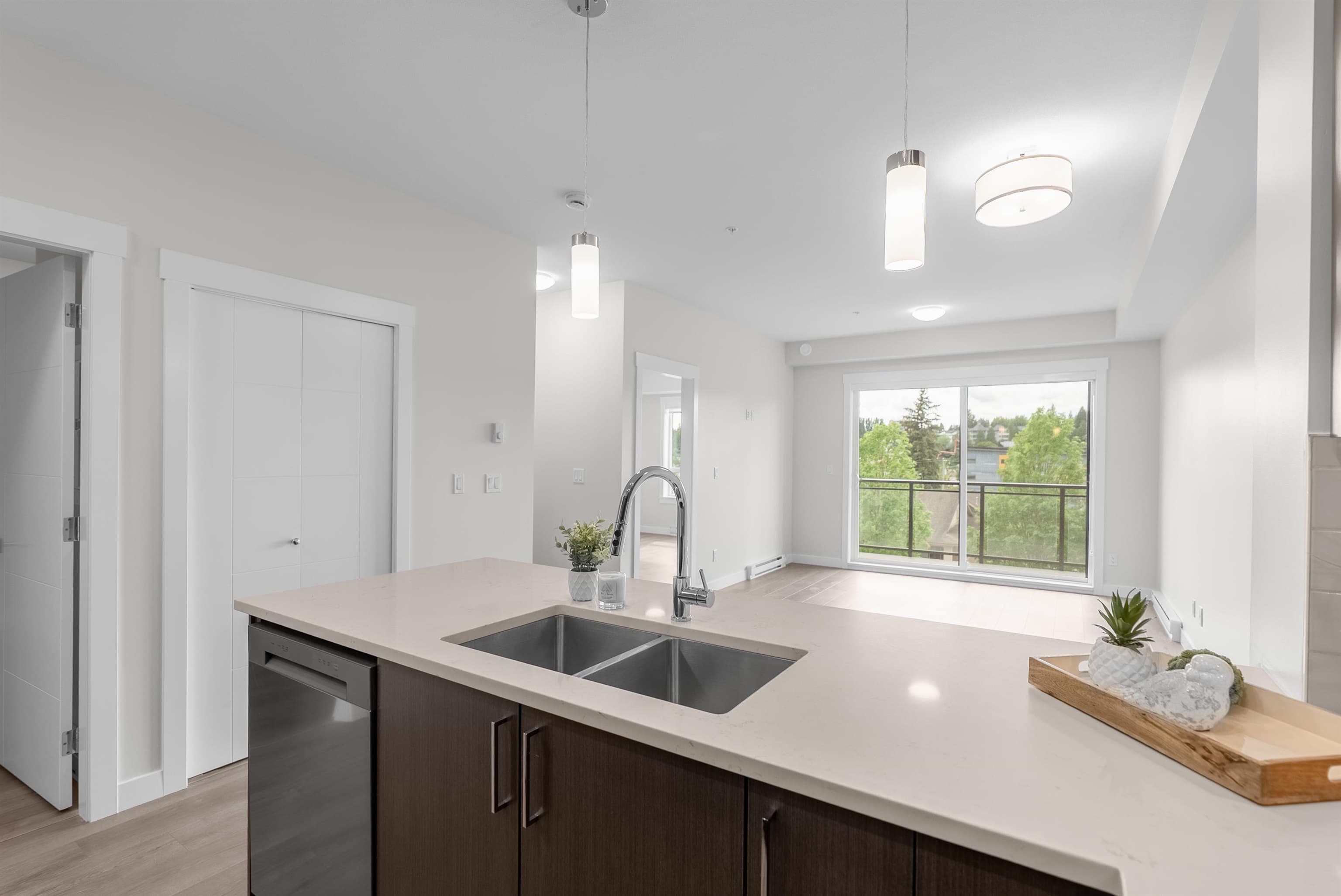 304 - 33886 Pine Street, Abbotsford, V2S 0N9 — photo 4