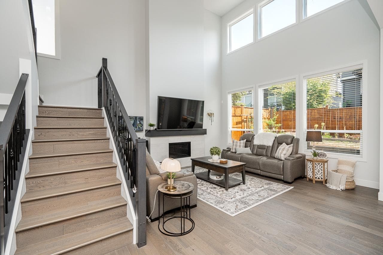 2070 165b Street, Surrey, V3Z 1B9 — photo 2